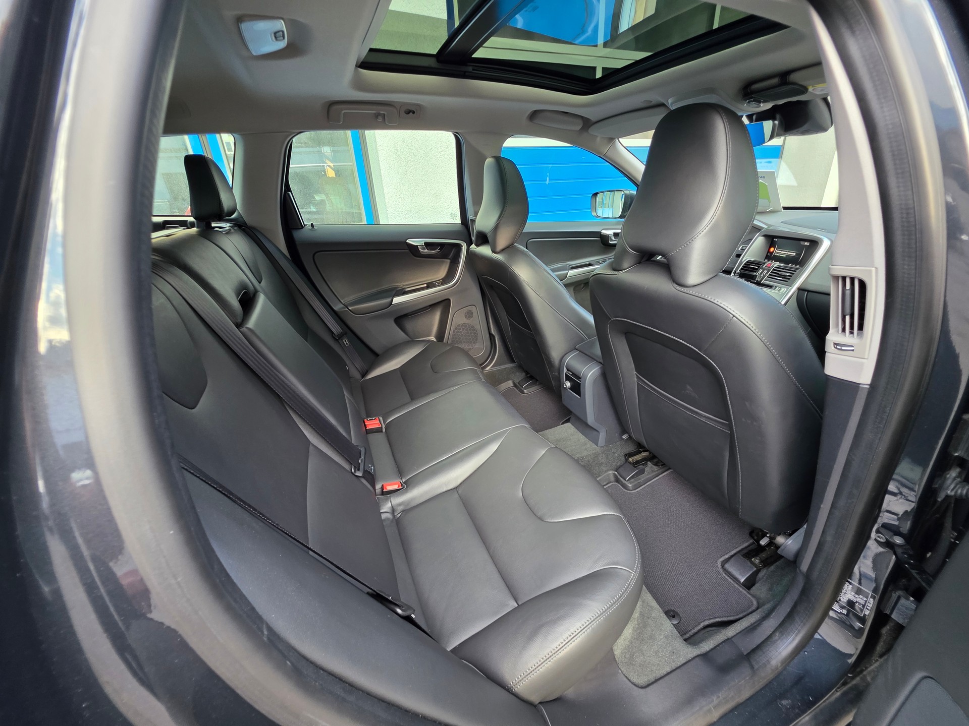 VOLVO XC60 T5 AWD Summum Geartronic-image-16