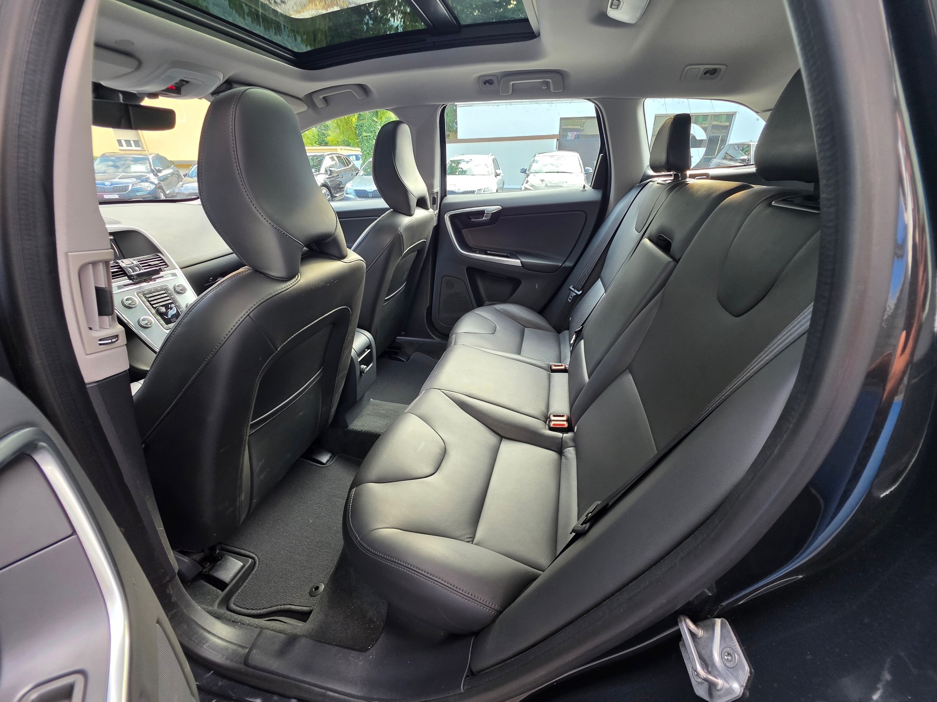 VOLVO XC60 T5 AWD Summum Geartronic-image-14
