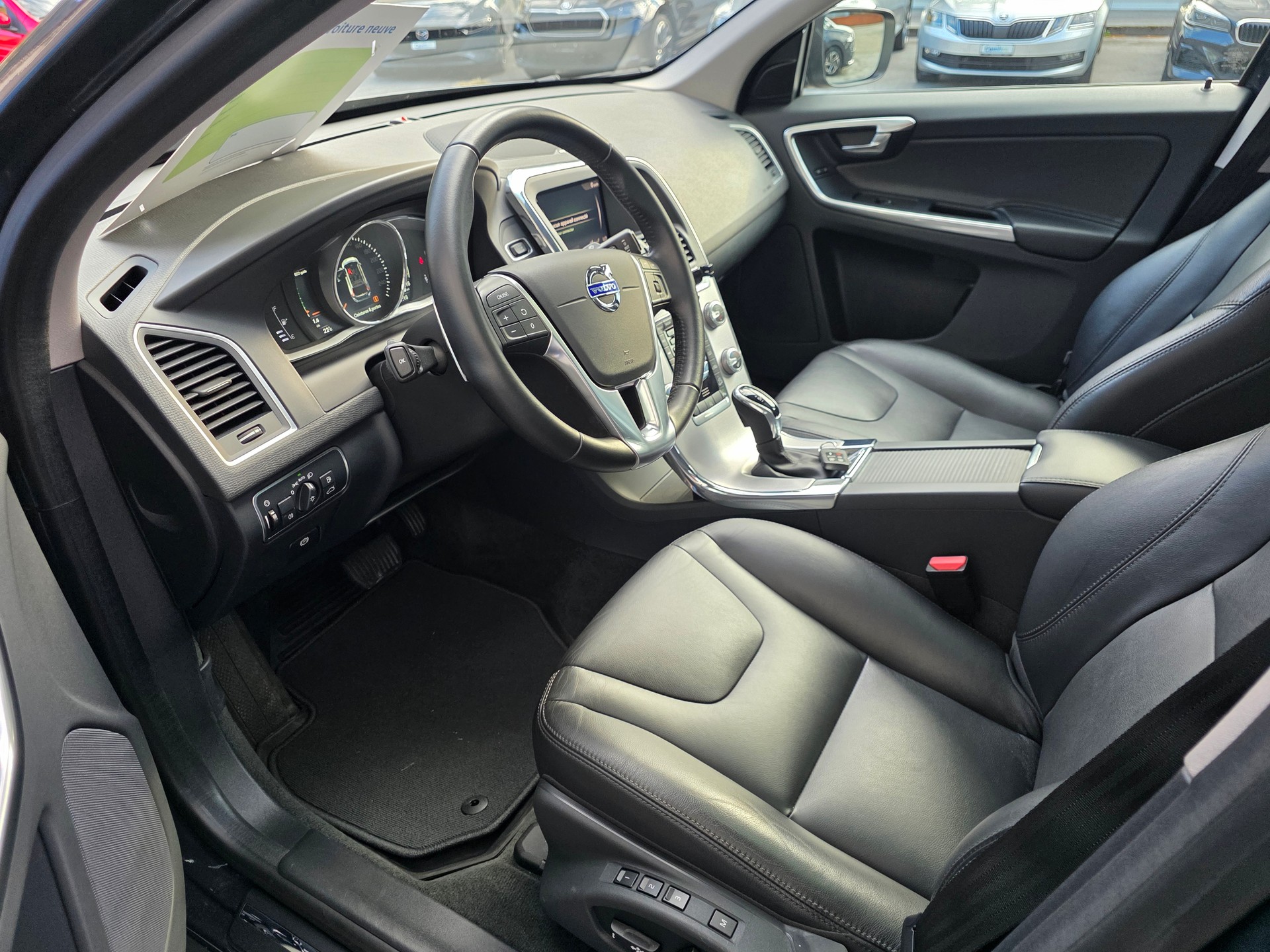 VOLVO XC60 T5 AWD Summum Geartronic-image-11