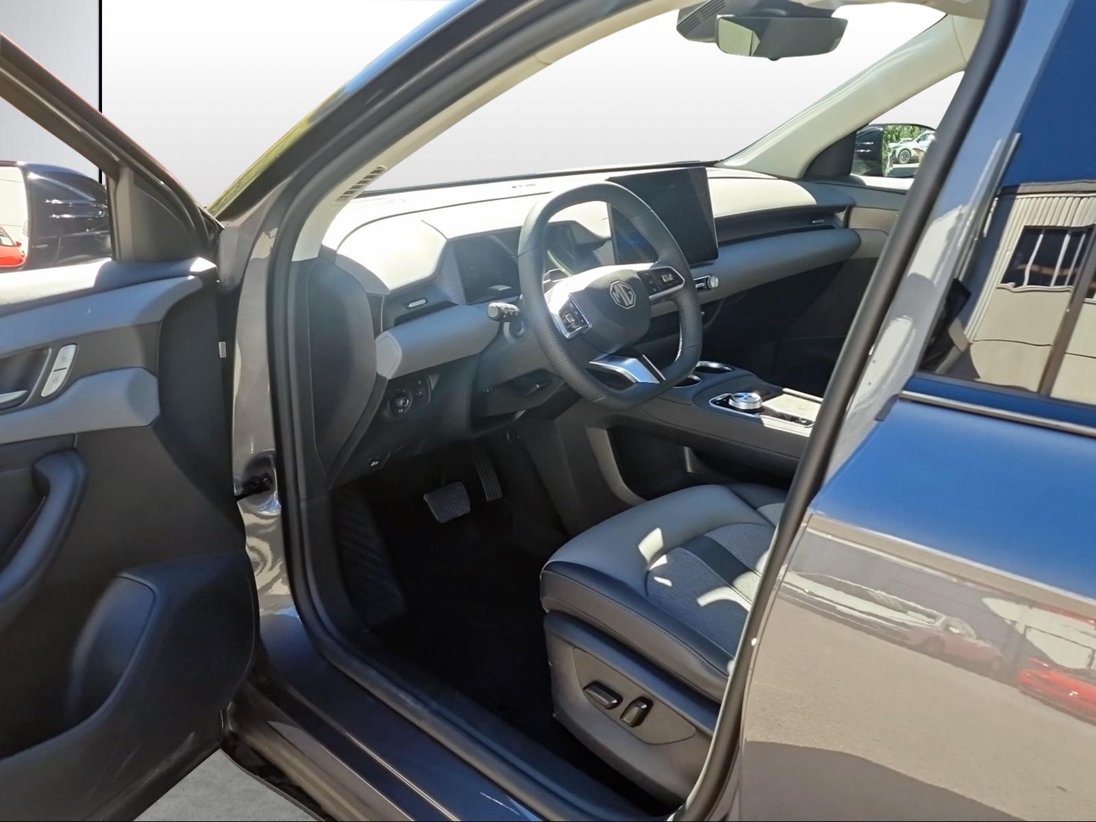 MG S5 EV 64 kWh Luxury-image-5