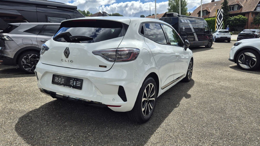 RENAULT Clio 1.6 E-Tech techno-image-2