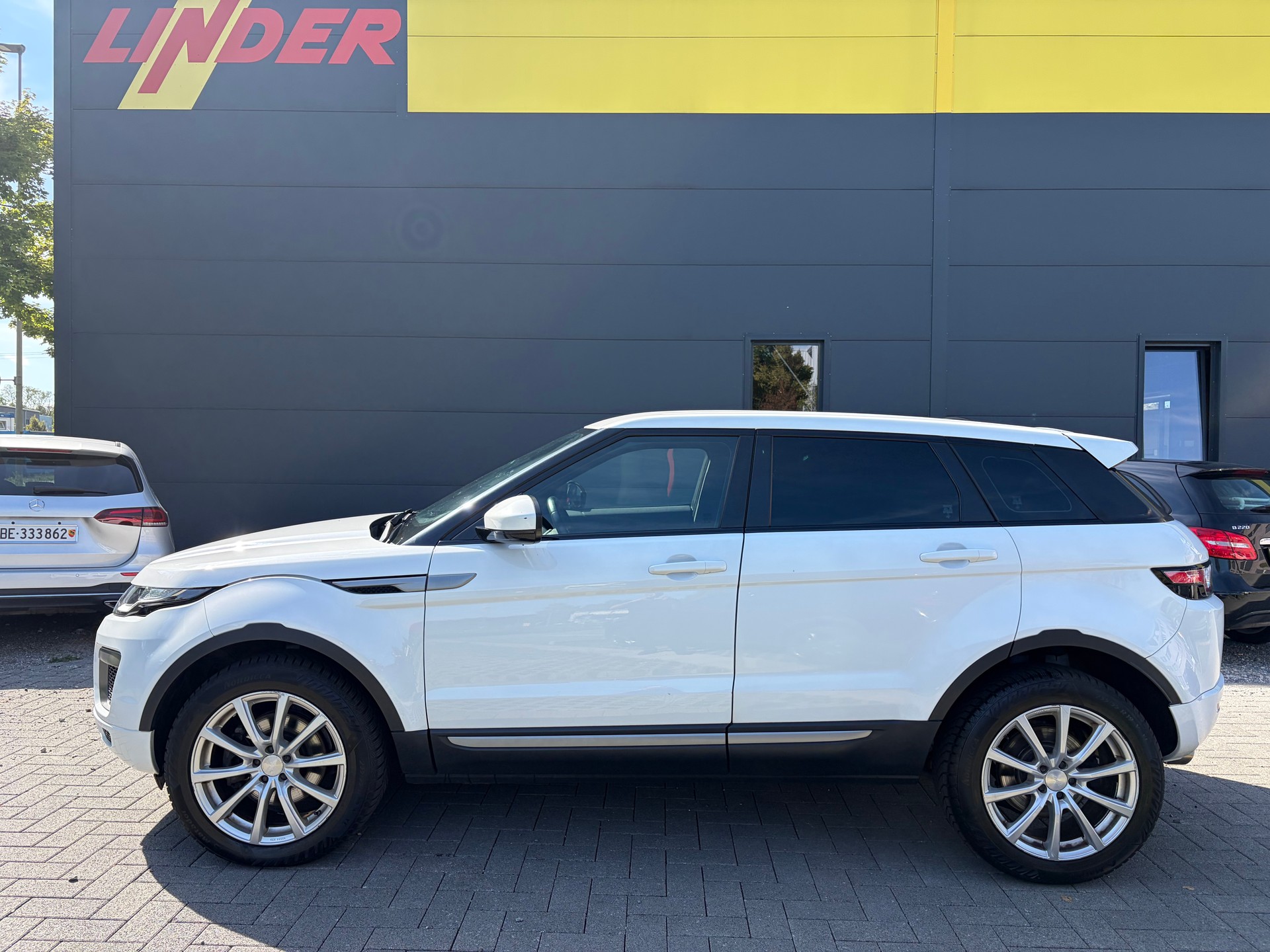LAND ROVER Range Rover Evoque 2.0 TD4 Pure AT9-image-7