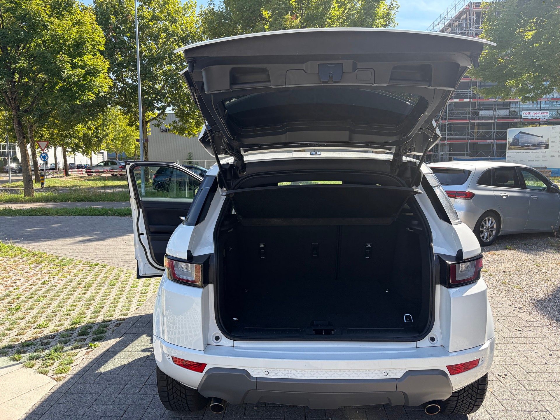 LAND ROVER Range Rover Evoque 2.0 TD4 Pure AT9-image-12