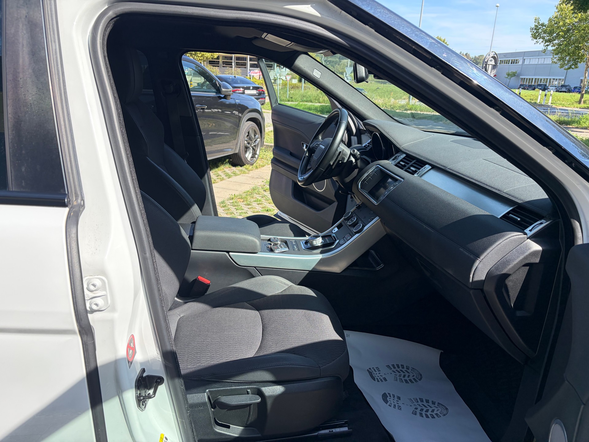 LAND ROVER Range Rover Evoque 2.0 TD4 Pure AT9-image-10