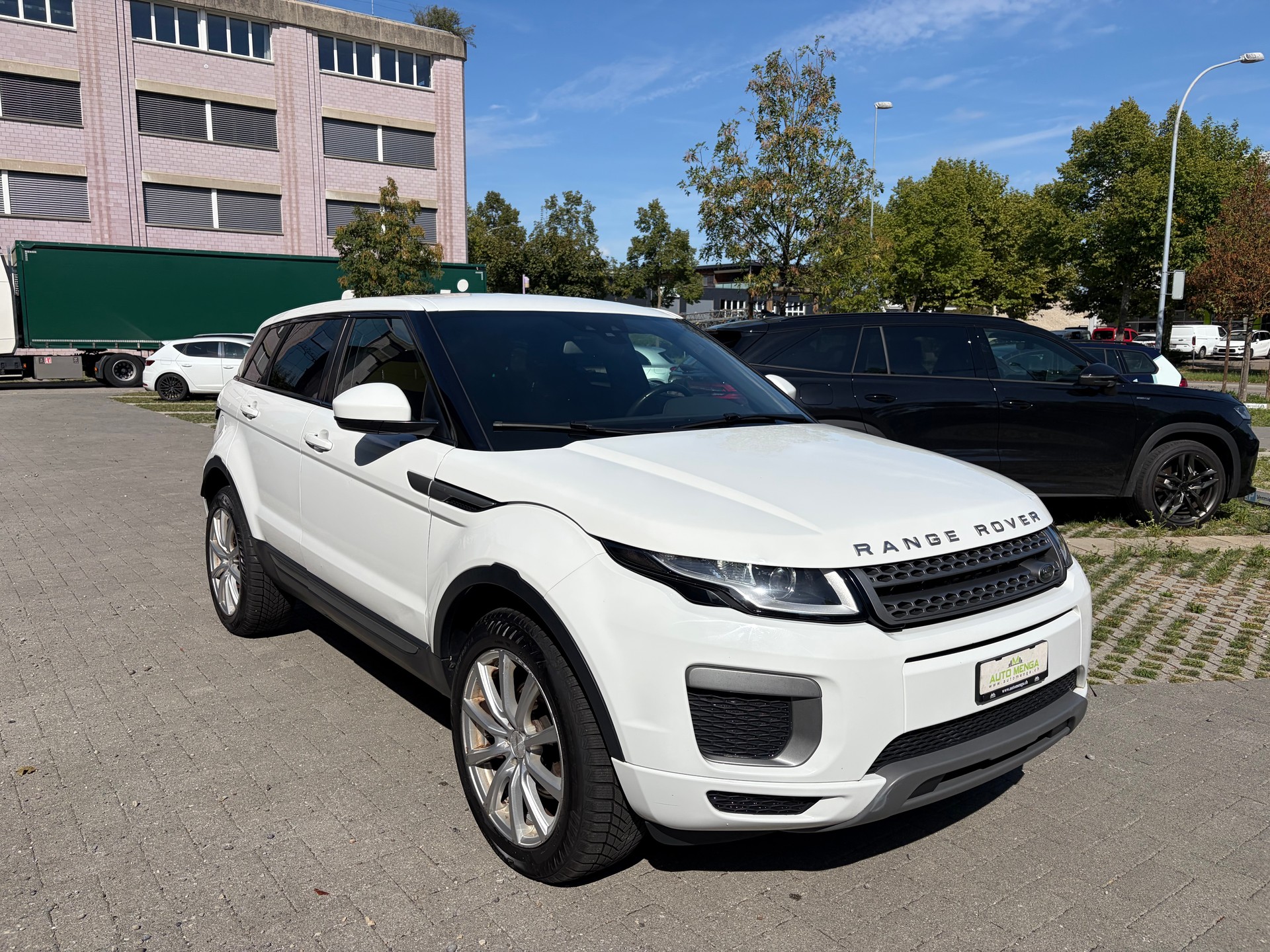 LAND ROVER Range Rover Evoque 2.0 TD4 Pure AT9-image-2