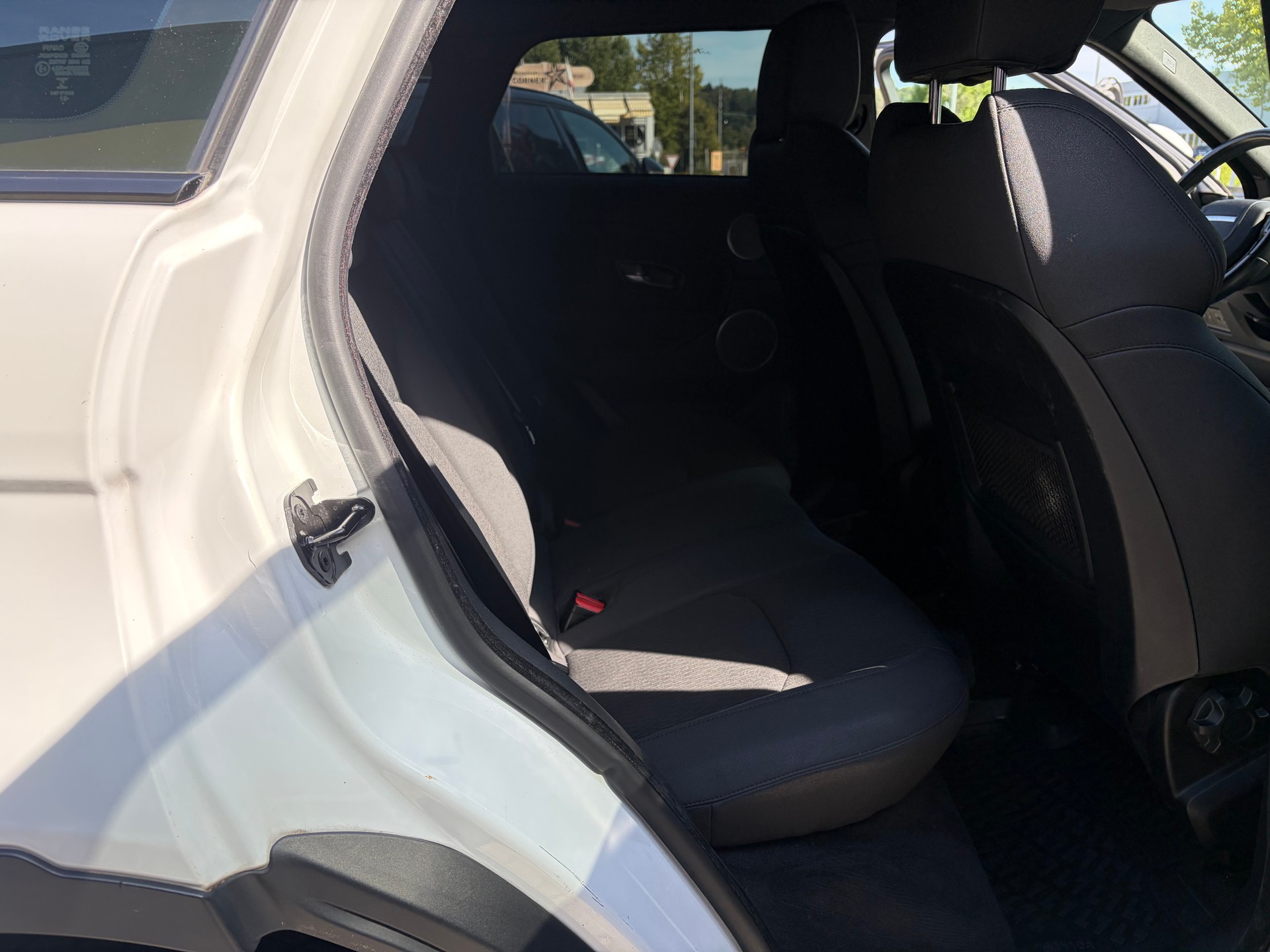 LAND ROVER Range Rover Evoque 2.0 TD4 Pure AT9-image-11