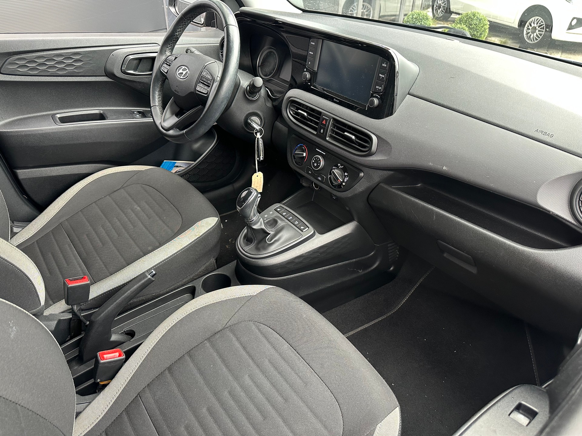HYUNDAI i10 1.2 Vertex Automat-image-10