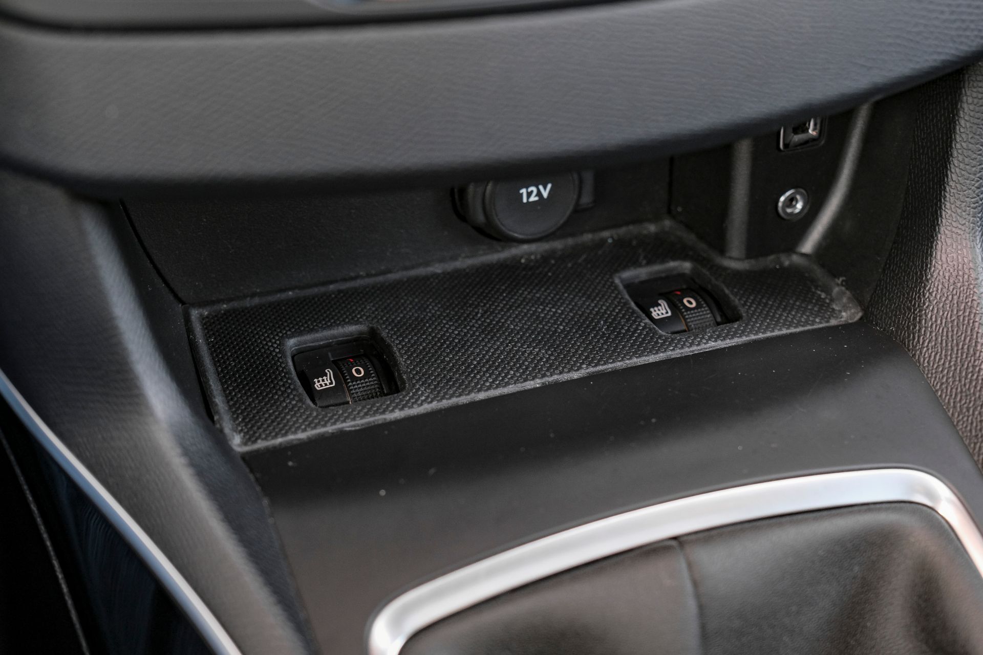 PEUGEOT 308 SW 1.2 THP Allure Automatic-image-20
