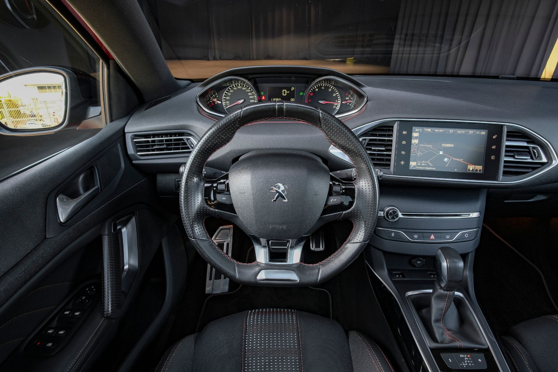 PEUGEOT 308 SW 1.2 THP Allure Automatic-image-15