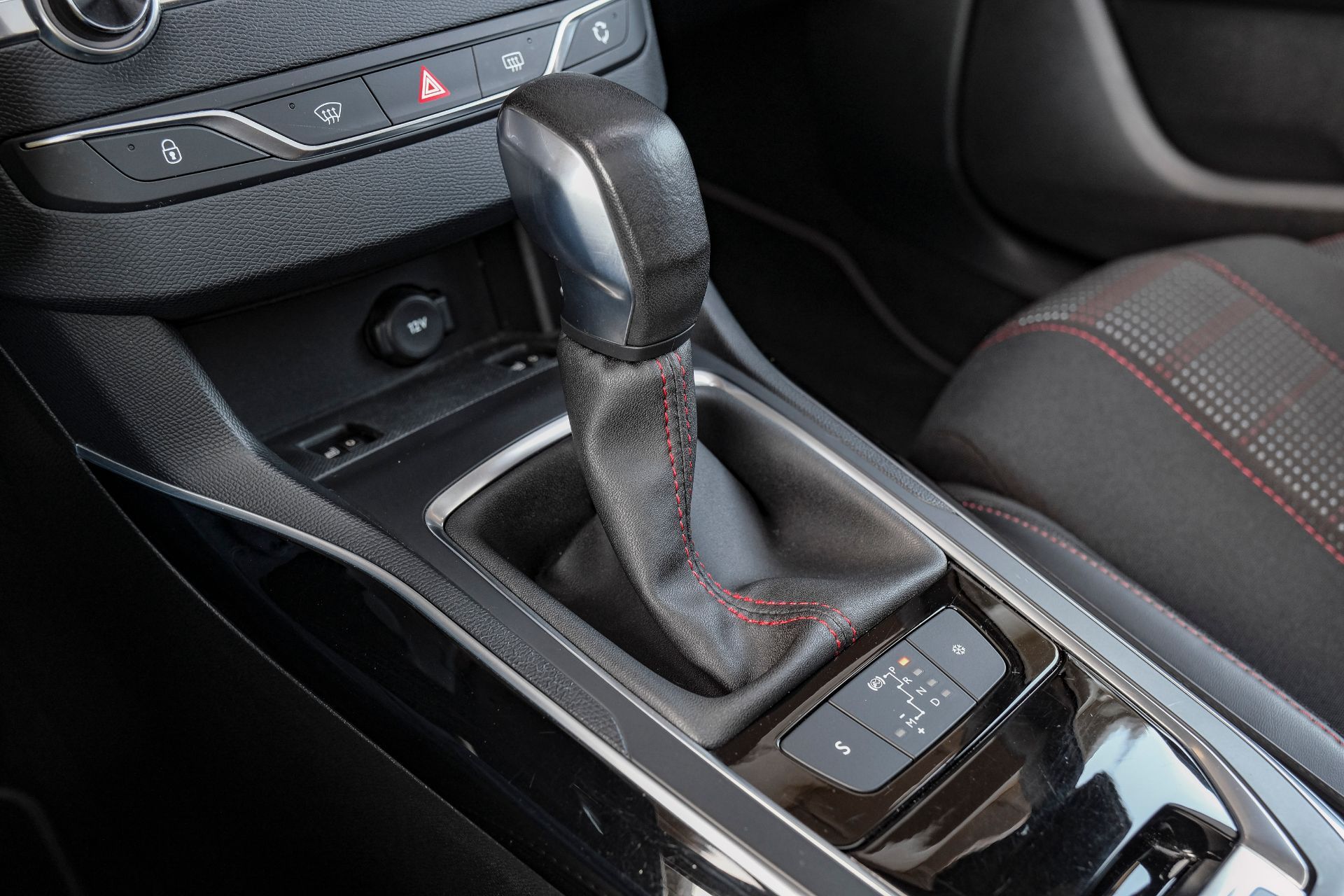 PEUGEOT 308 SW 1.2 THP Allure Automatic-image-21