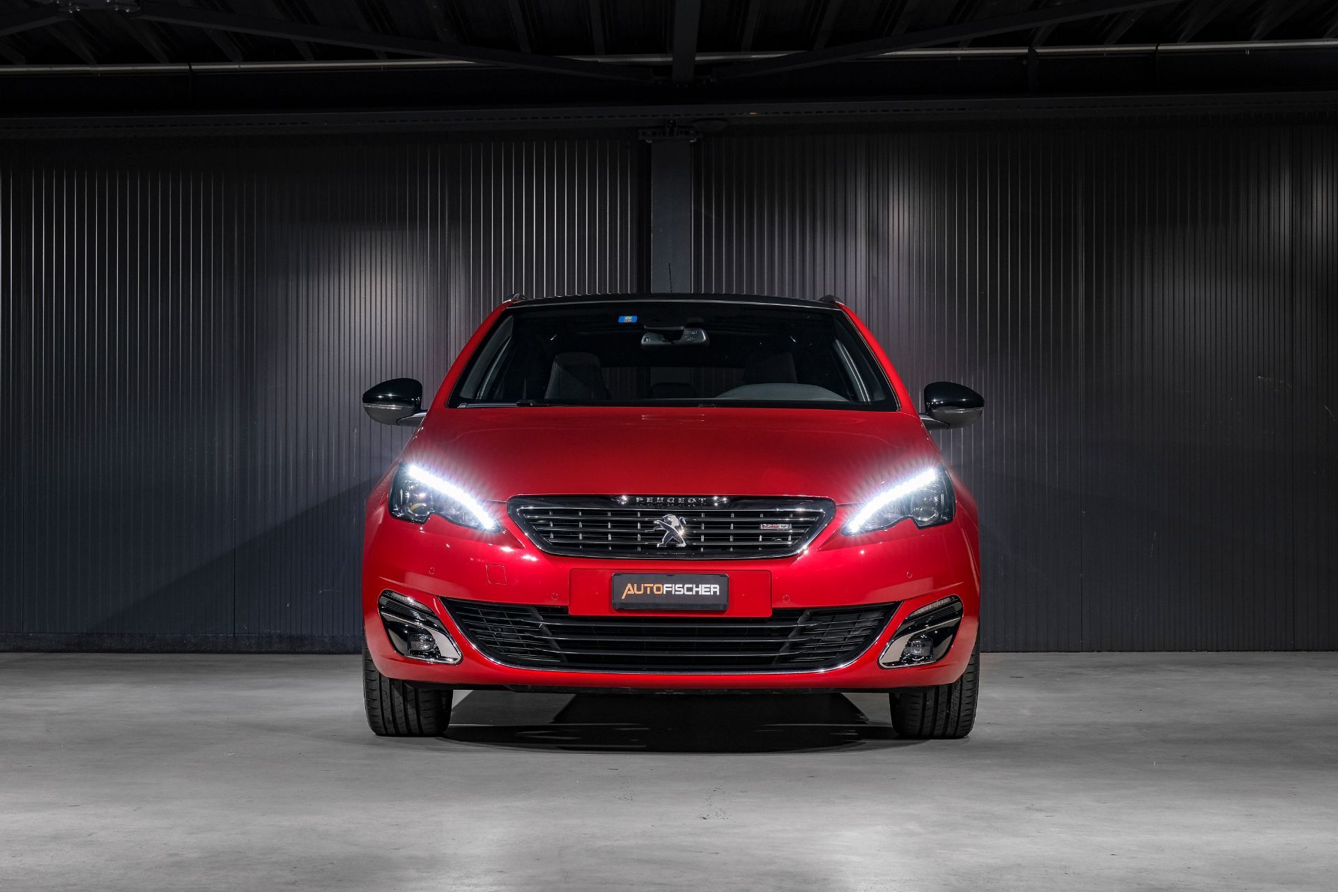PEUGEOT 308 SW 1.2 THP Allure Automatic-image-2