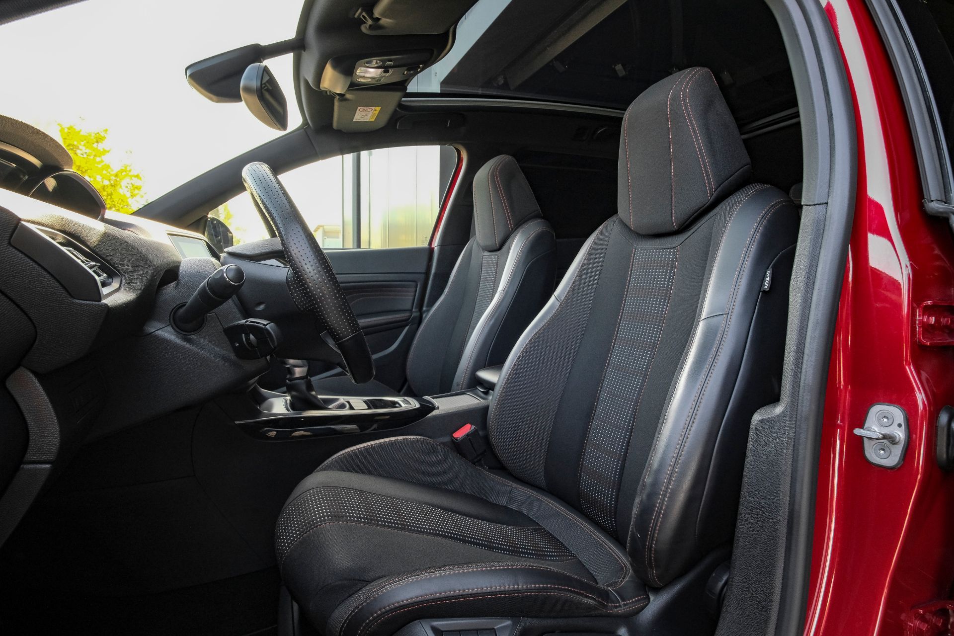PEUGEOT 308 SW 1.2 THP Allure Automatic-image-9