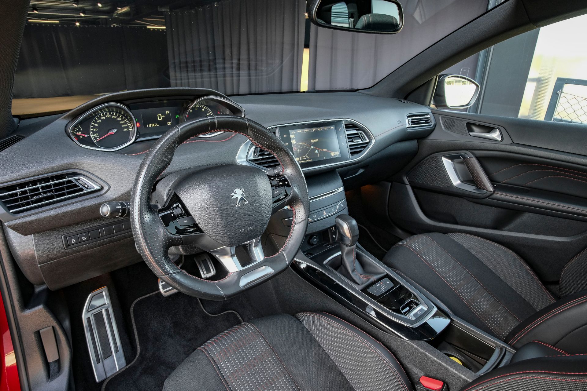 PEUGEOT 308 SW 1.2 THP Allure Automatic-image-12