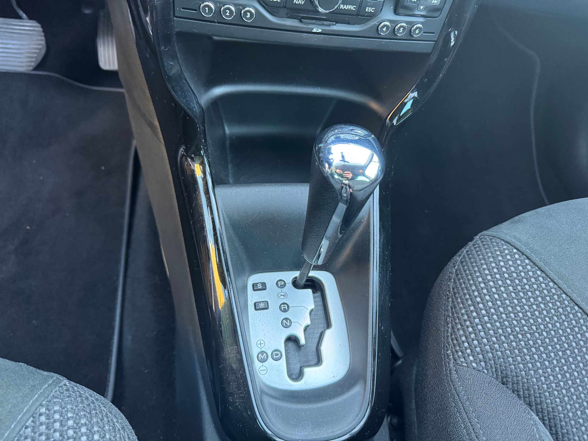 CITROEN C3 1.6i 16V Exclusive Automatic-image-11
