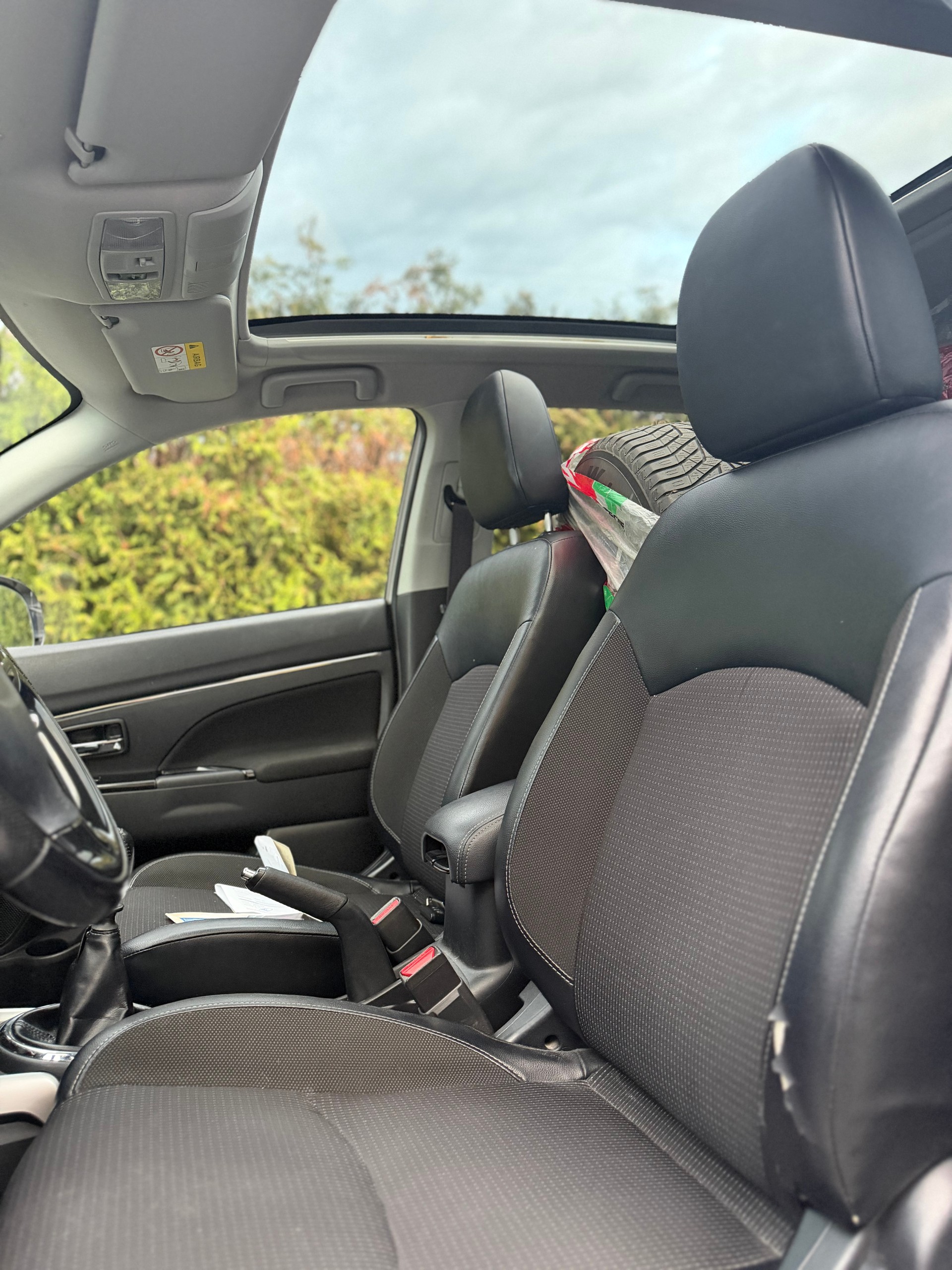 PEUGEOT 4008 1.6 HDi Allure 4WD-image-6