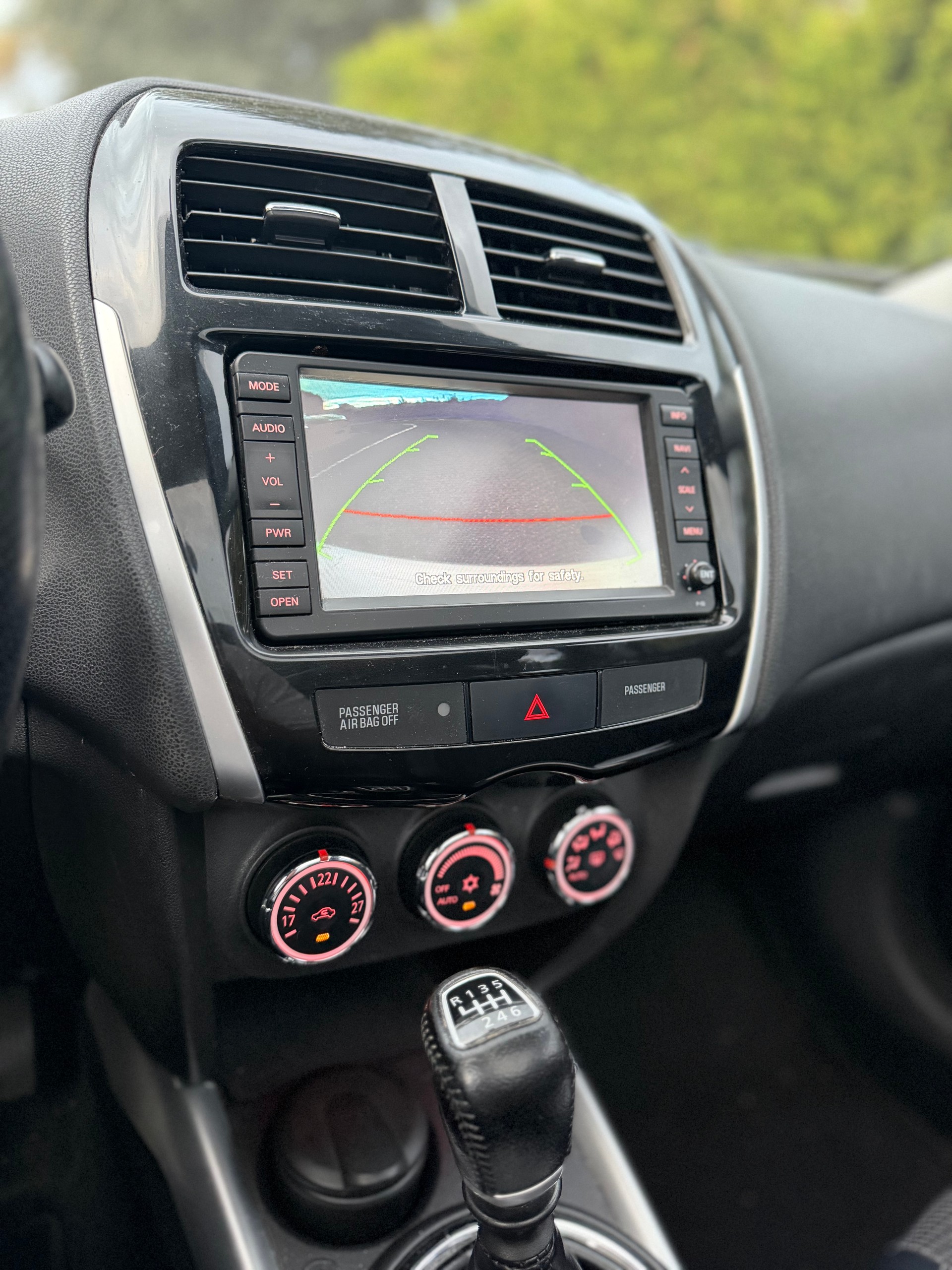 PEUGEOT 4008 1.6 HDi Allure 4WD-image-8