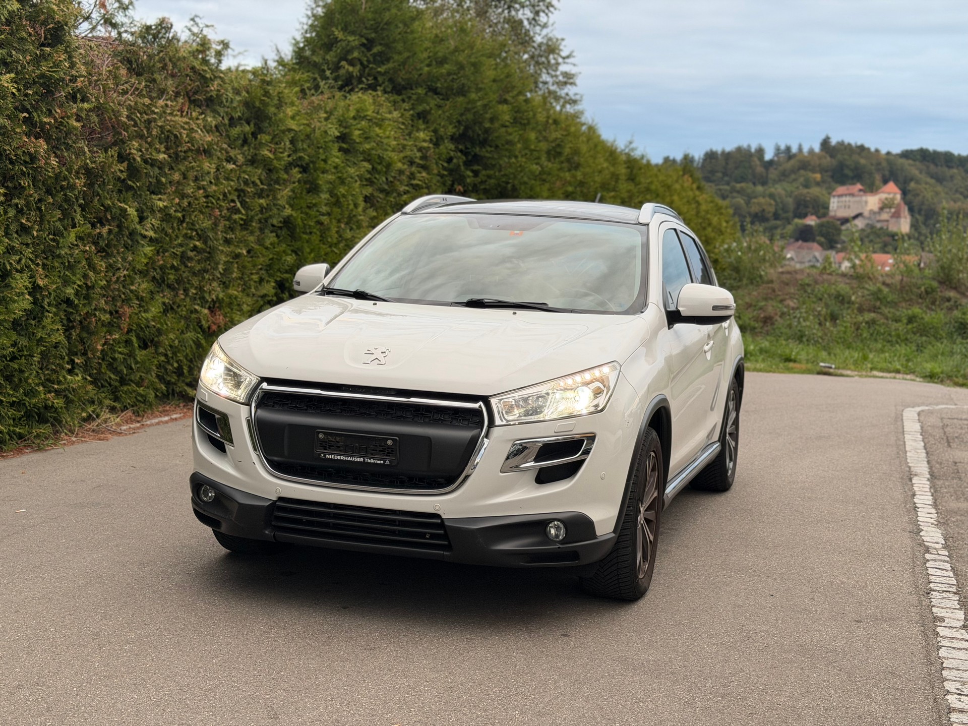 PEUGEOT 4008 1.6 HDi Allure 4WD-image-0