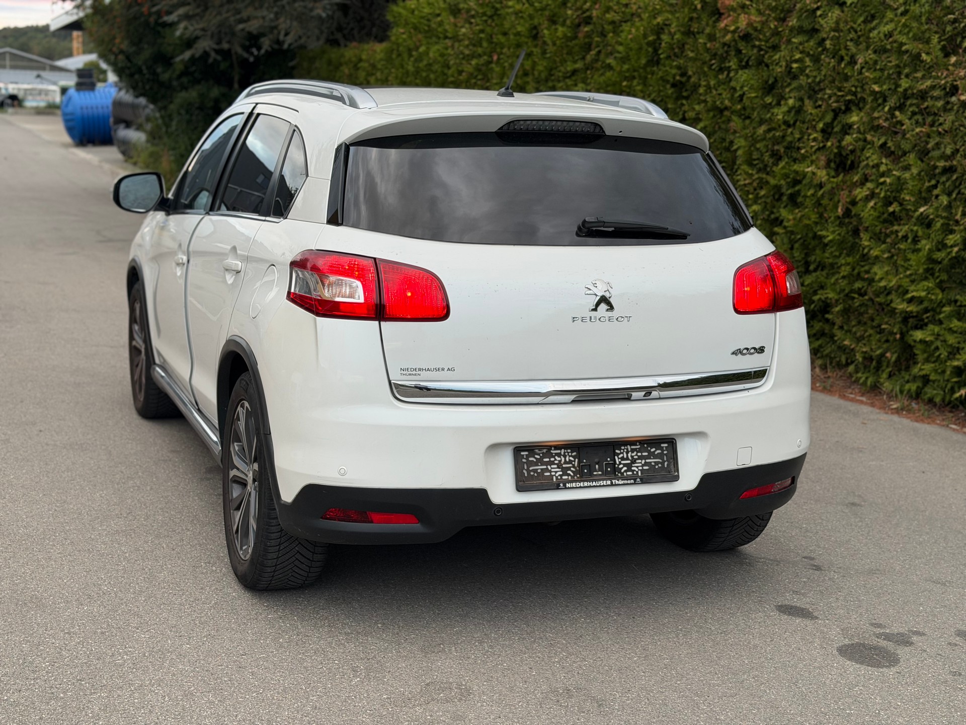 PEUGEOT 4008 1.6 HDi Allure 4WD-image-3