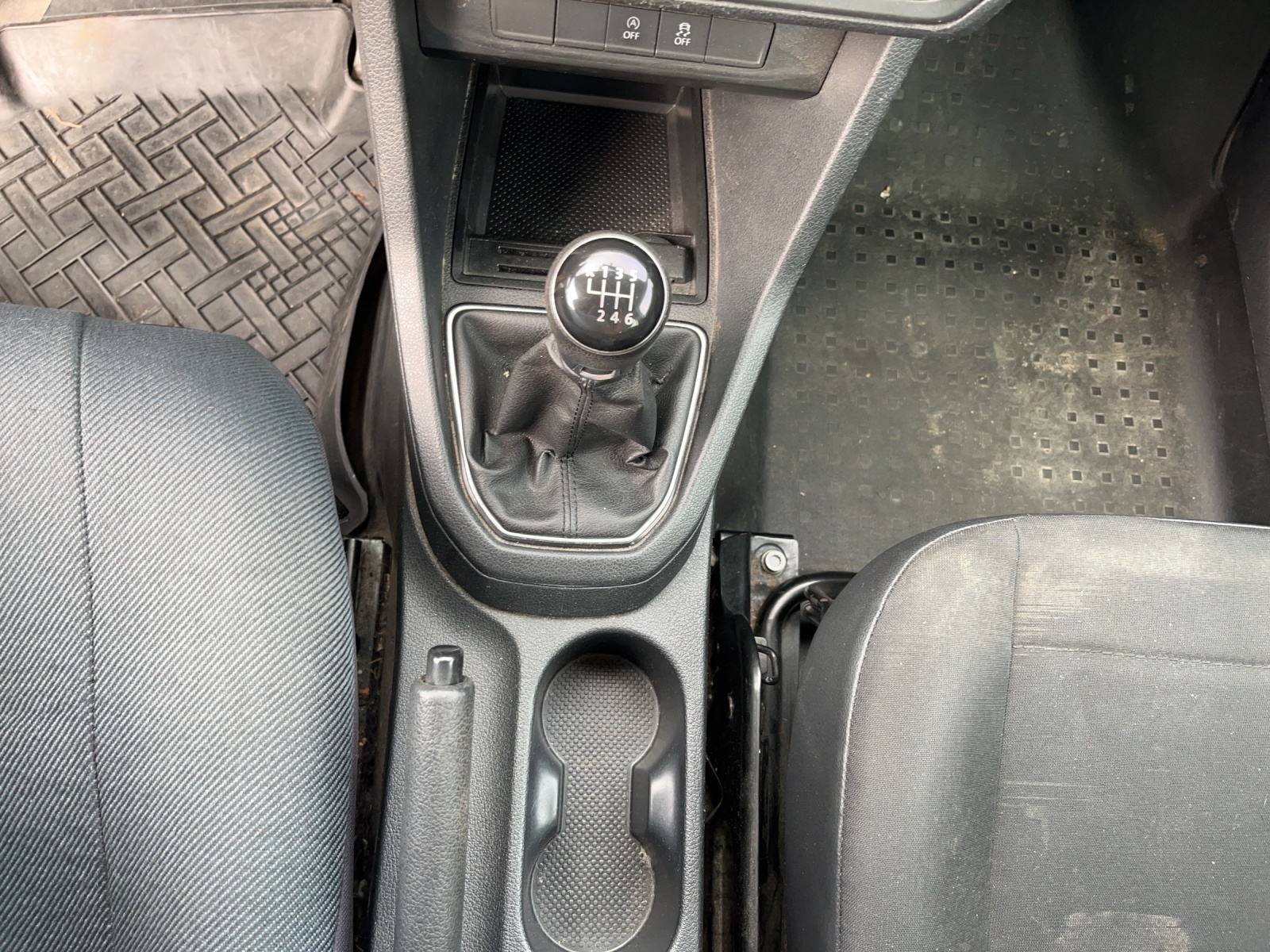 VW Caddy 2.0TDI BlueMotion Technology-image-11