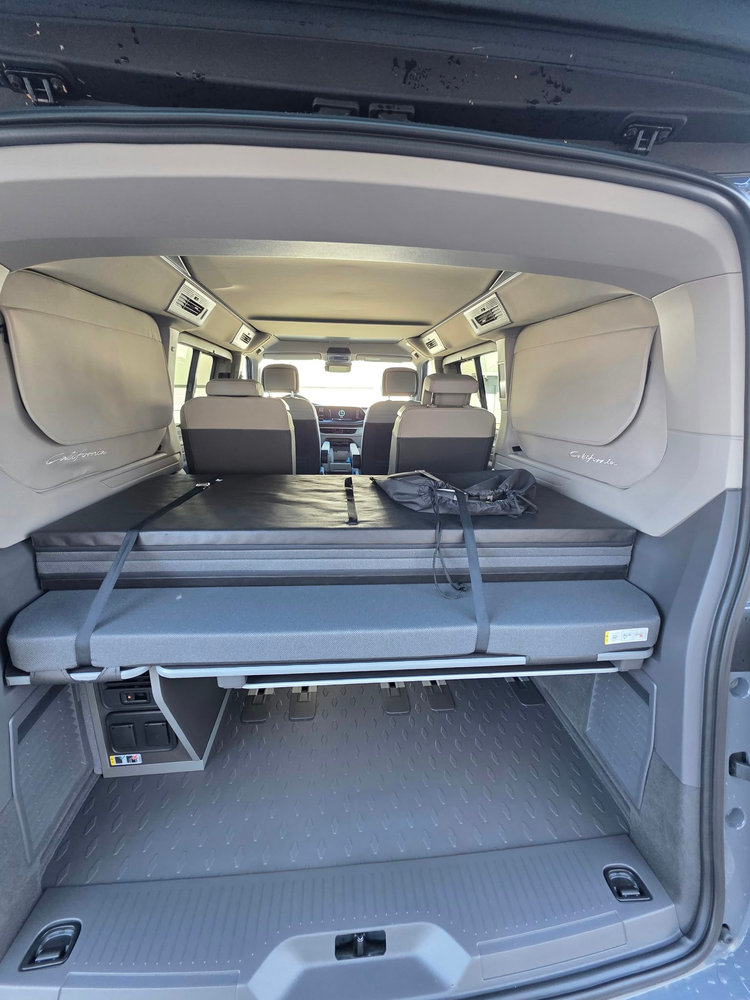 VW California eHybrid Beach Tour Liberty 4Motion 245PS-image-2
