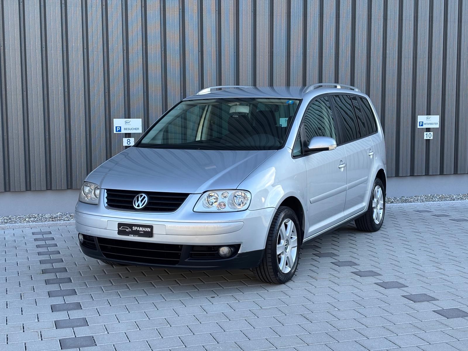 VW Touran 1.6 FSI Highline 7-Sitzer-image-0
