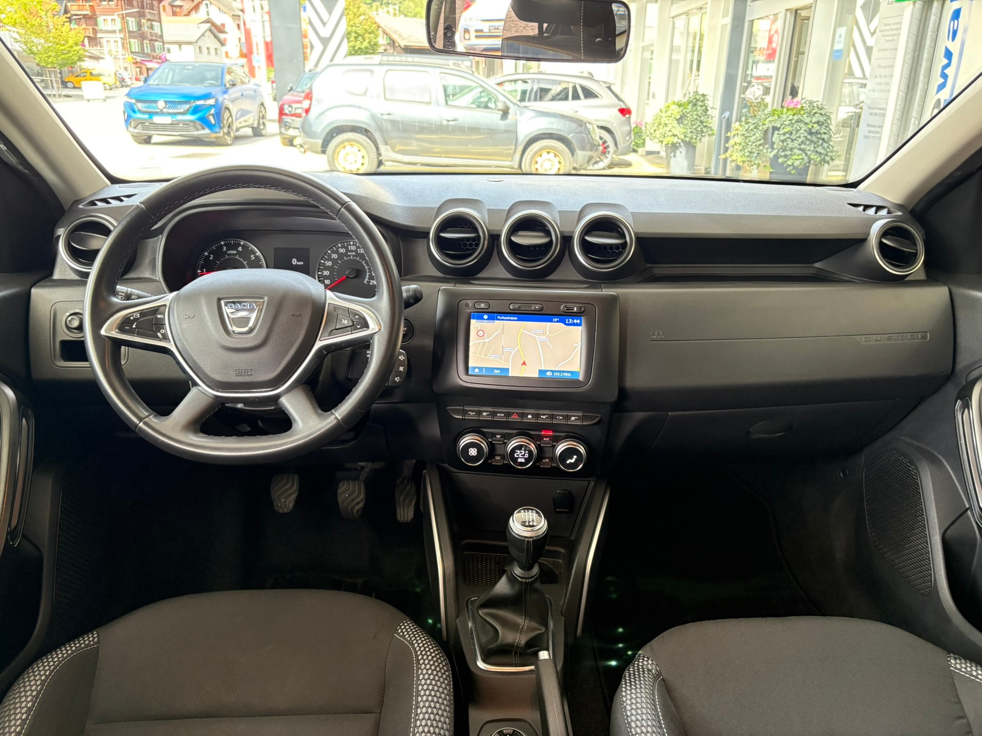 DACIA Duster dCi 115 Prestige 4x4-image-12