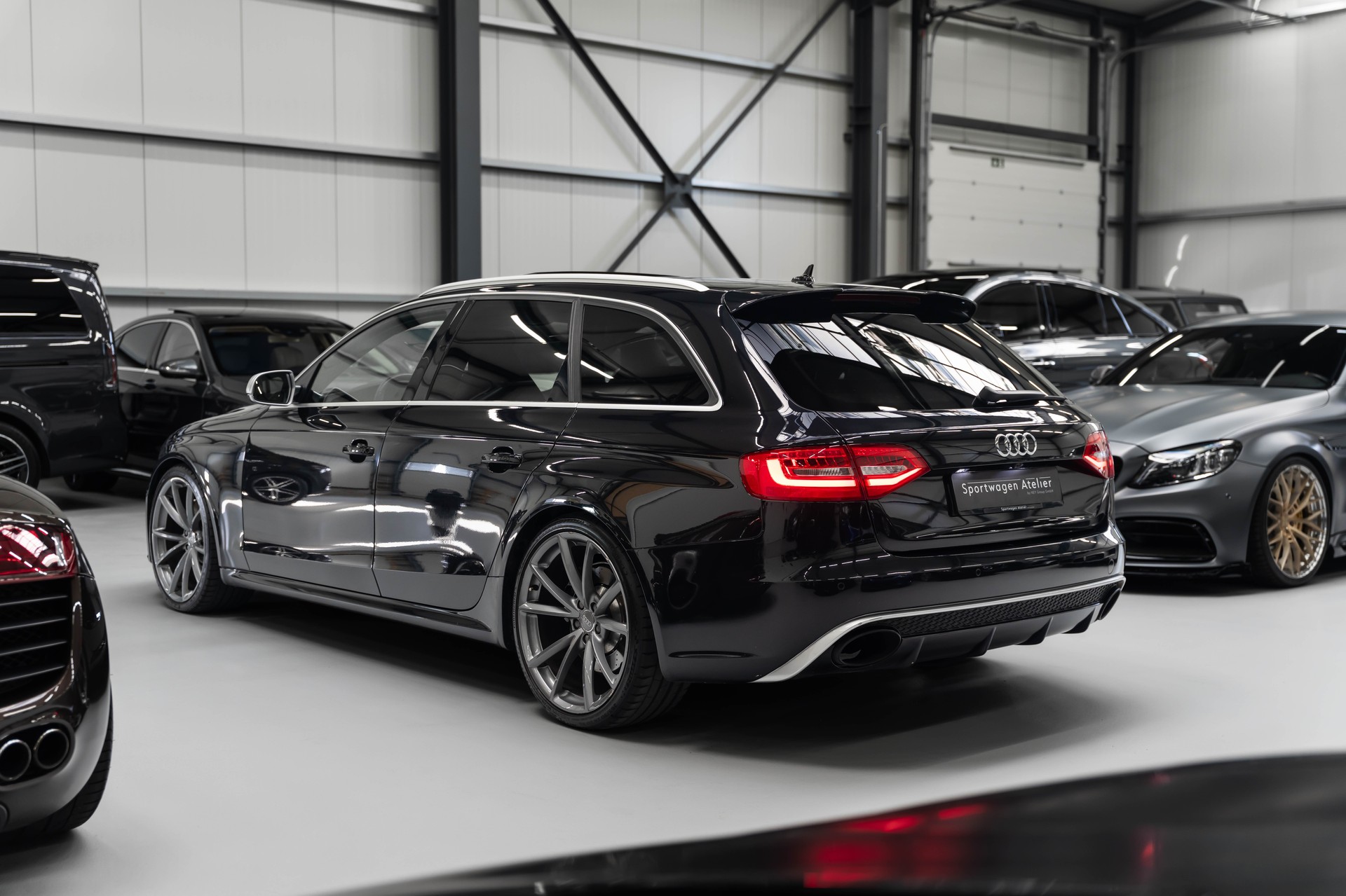 AUDI RS4 Avant 4.2 FSI V8 quattro S-tronic-image-1