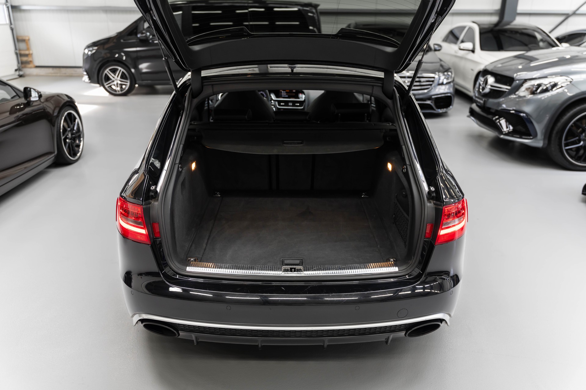 AUDI RS4 Avant 4.2 FSI V8 quattro S-tronic-image-31