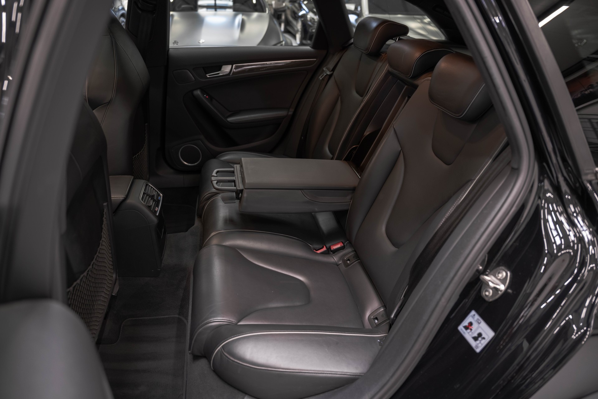 AUDI RS4 Avant 4.2 FSI V8 quattro S-tronic-image-11