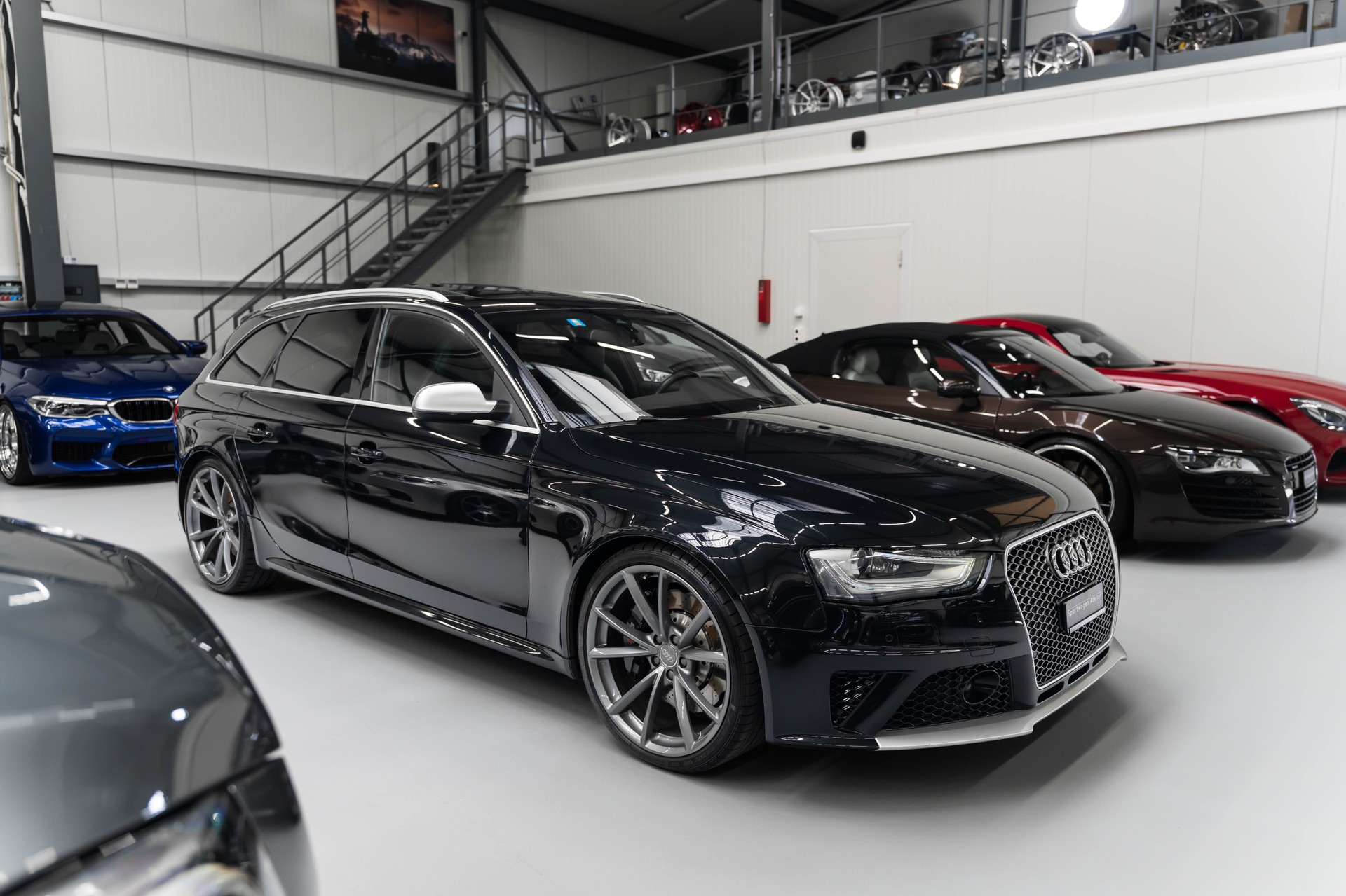AUDI RS4 Avant 4.2 FSI V8 quattro S-tronic-image-4