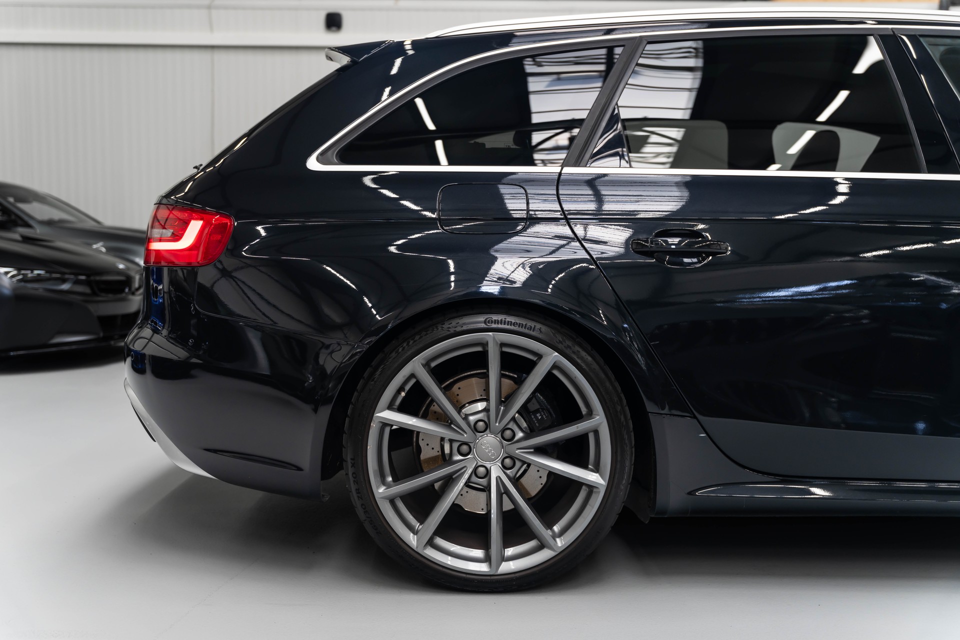 AUDI RS4 Avant 4.2 FSI V8 quattro S-tronic-image-18