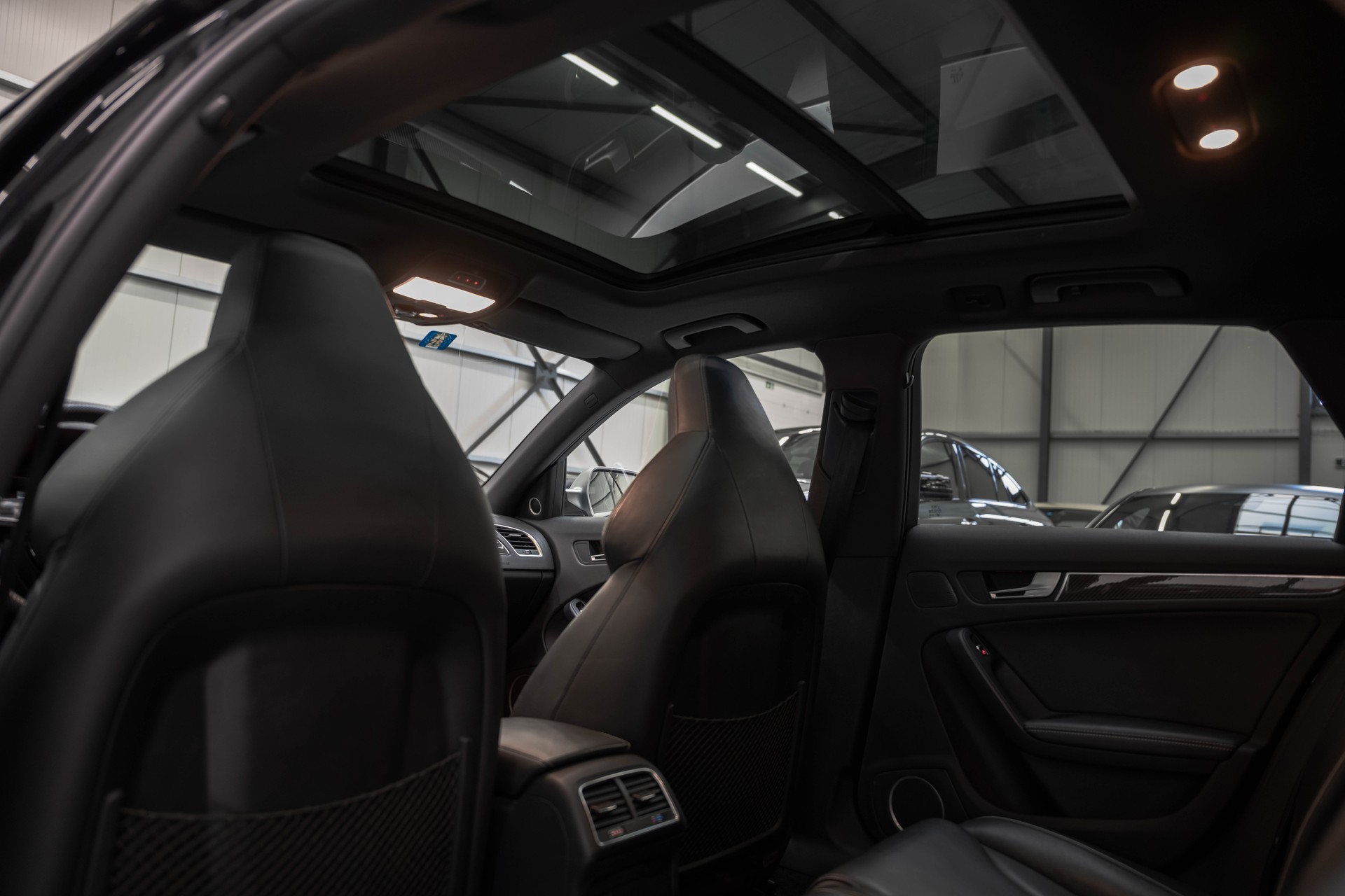 AUDI RS4 Avant 4.2 FSI V8 quattro S-tronic-image-10