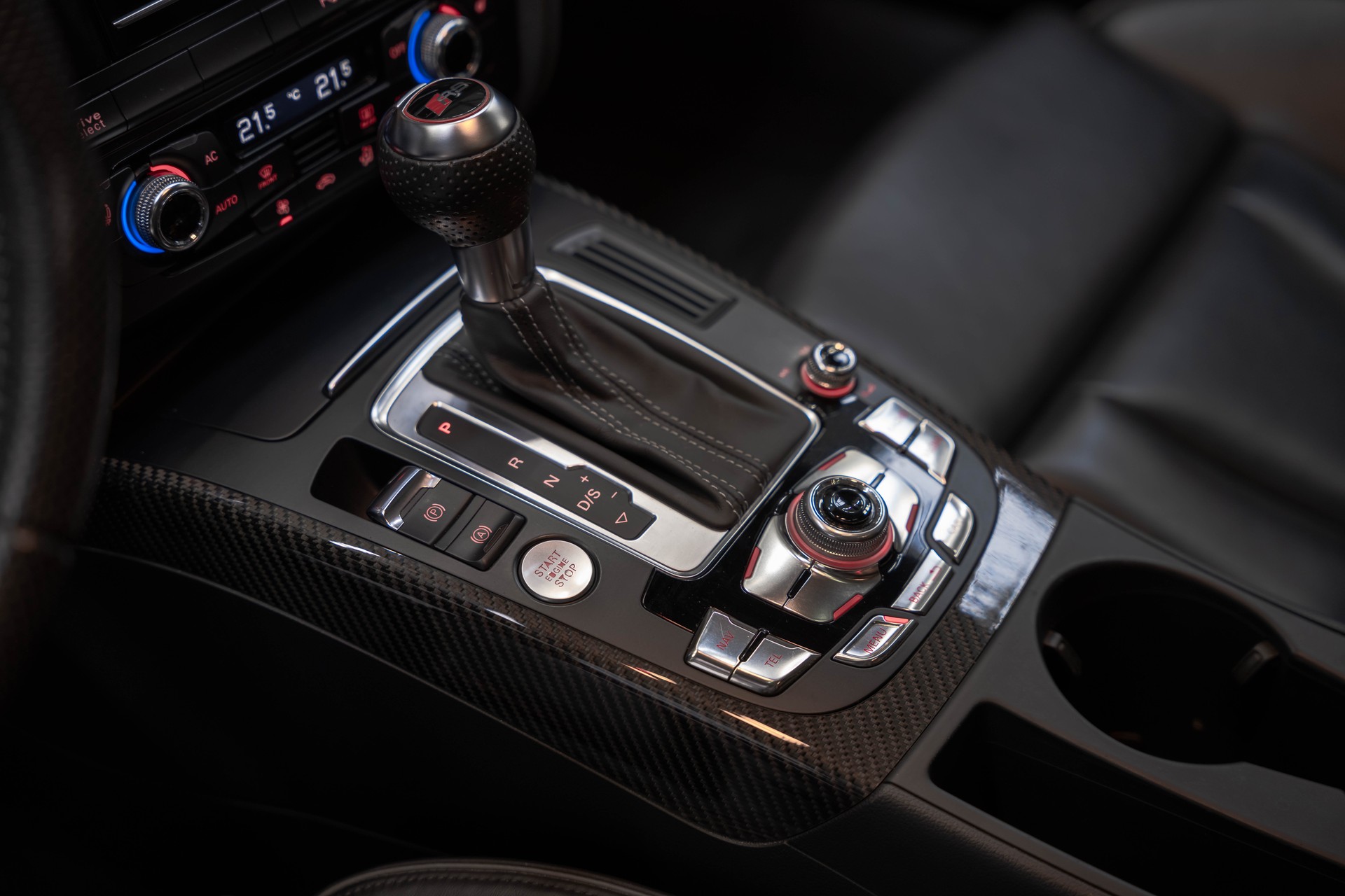 AUDI RS4 Avant 4.2 FSI V8 quattro S-tronic-image-22