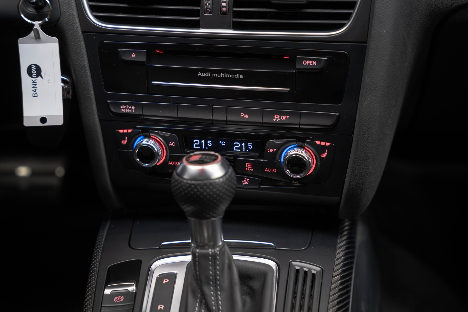 AUDI RS4 Avant 4.2 FSI V8 quattro S-tronic-image-24