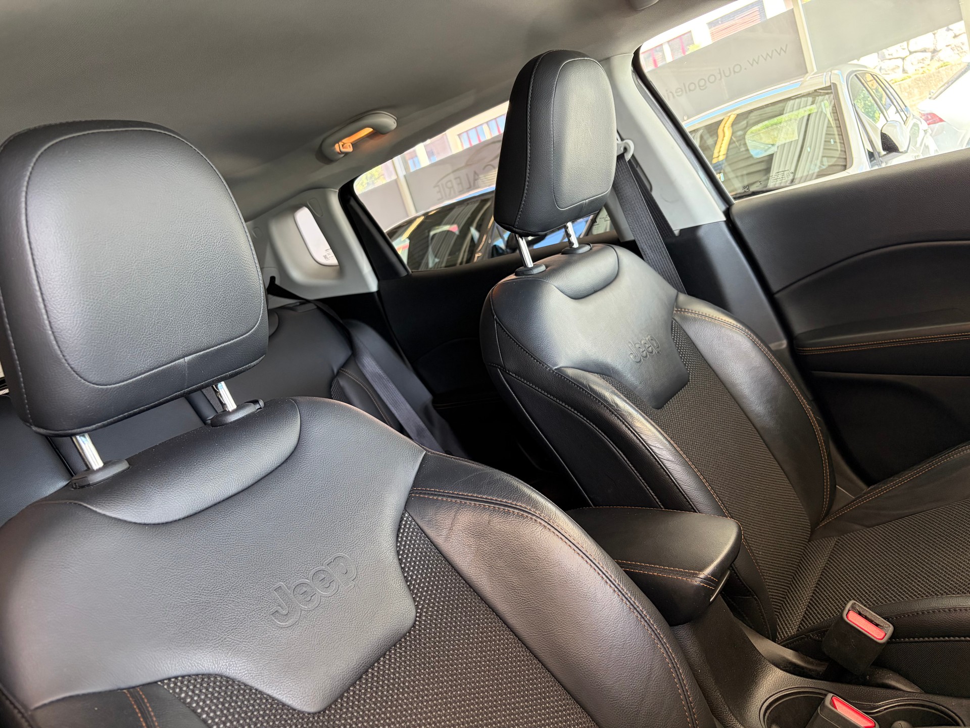 JEEP Compass 2.0CRD Limited AWD 9ATX | CH Fahrzeug | Touchscreen Uconnect Navi | DAB+ |-image-27
