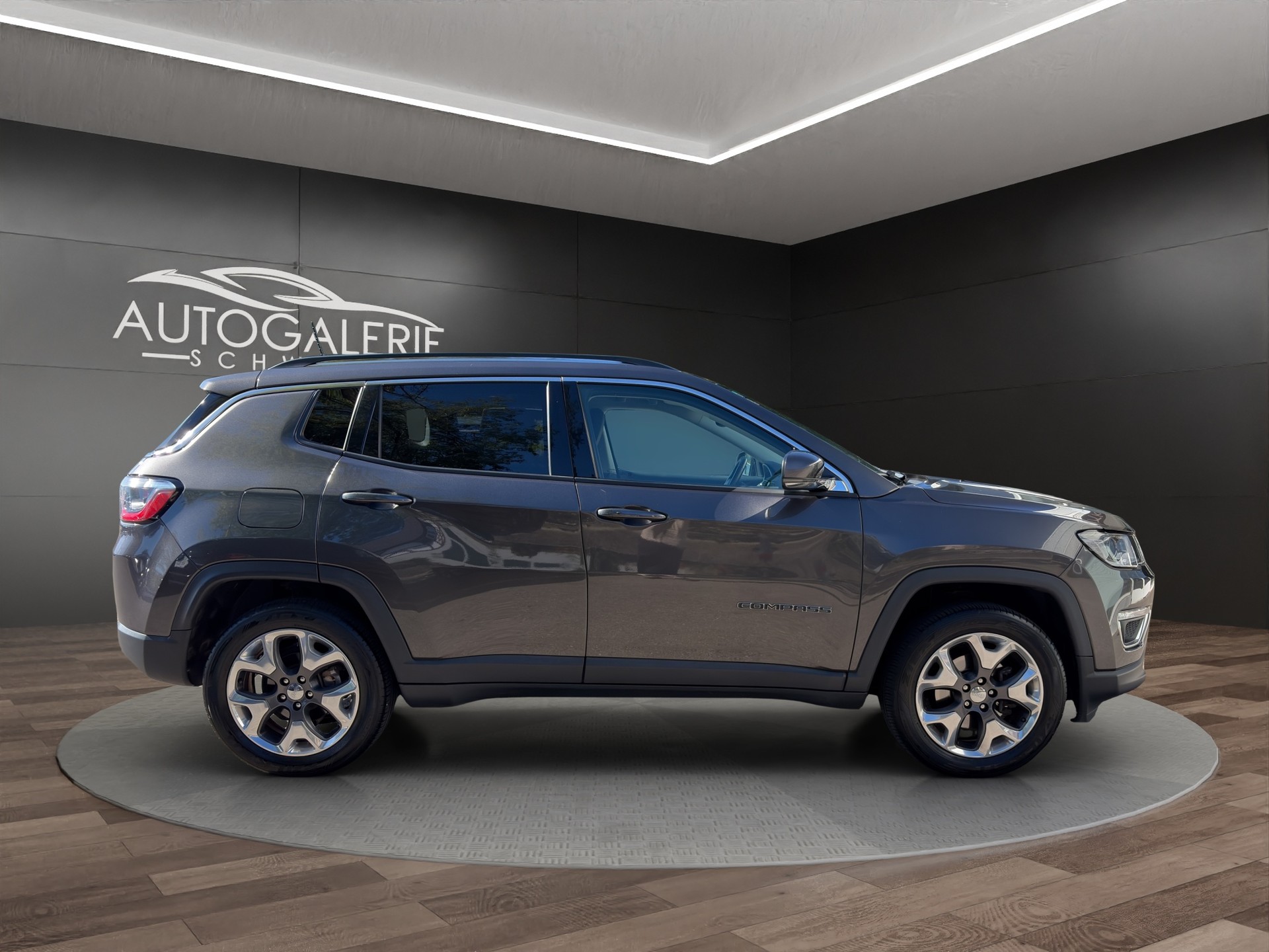 JEEP Compass 2.0CRD Limited AWD 9ATX | CH Fahrzeug | Touchscreen Uconnect Navi | DAB+ |-image-5