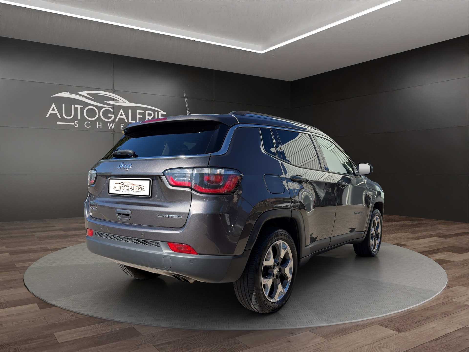 JEEP Compass 2.0CRD Limited AWD 9ATX | CH Fahrzeug | Touchscreen Uconnect Navi | DAB+ |-image-4