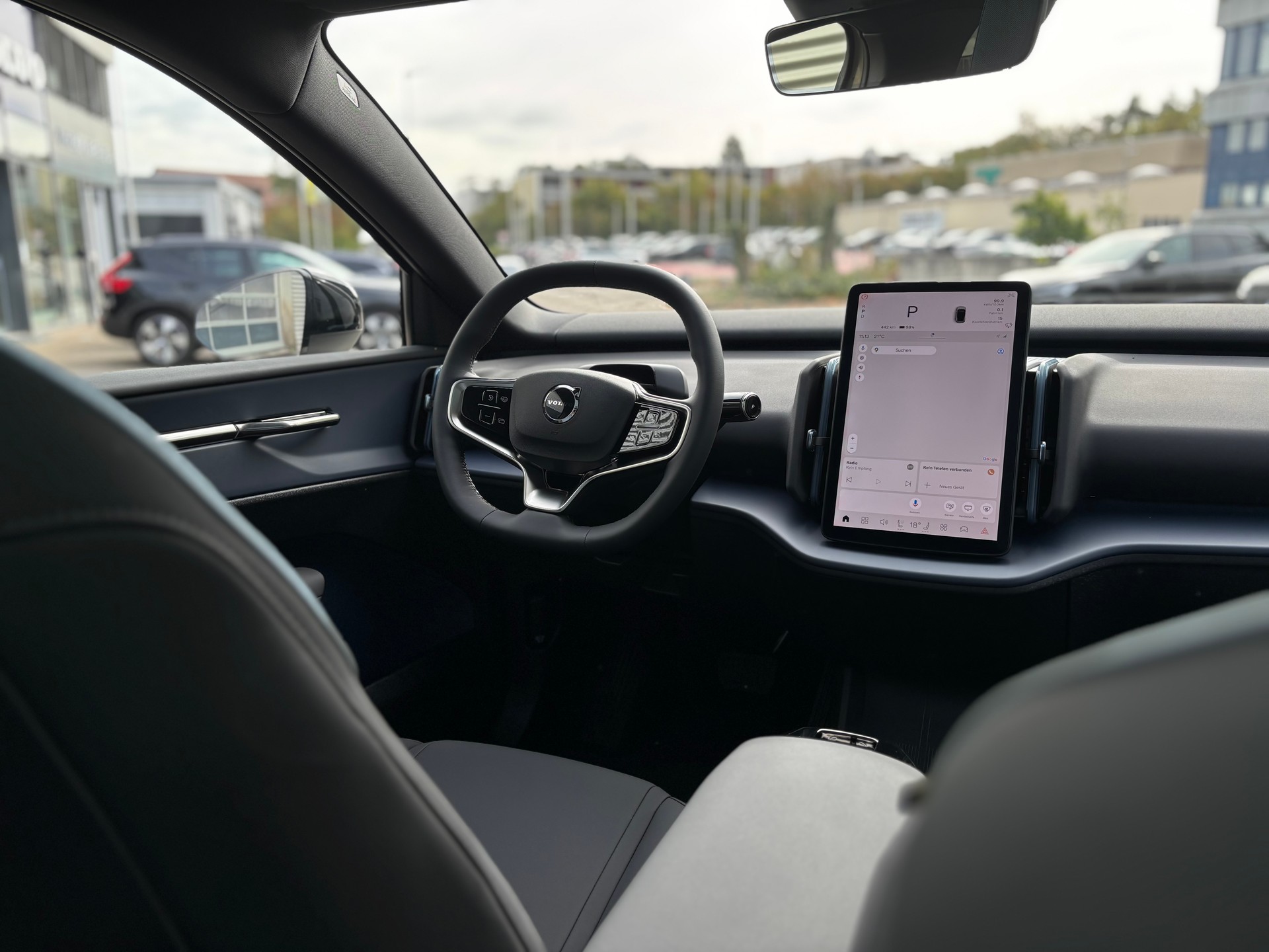 VOLVO EX30 P8 Ultra AWD-image-13