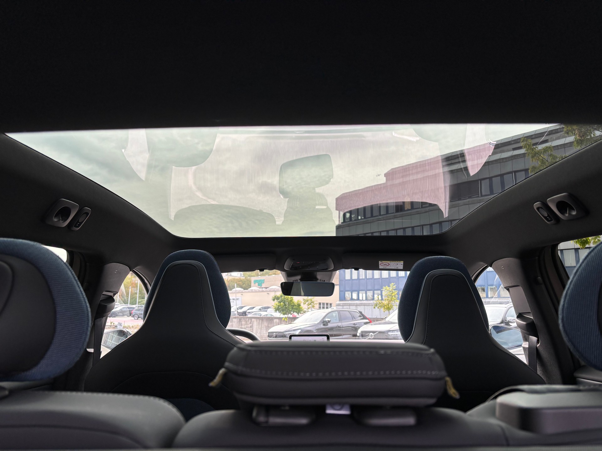 VOLVO EX30 P8 Ultra AWD-image-10