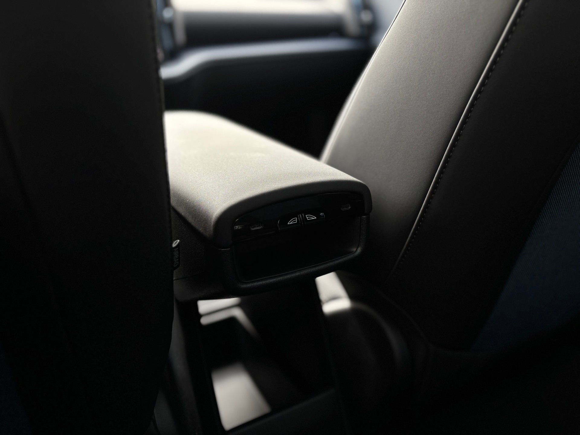 VOLVO EX30 P8 Ultra AWD-image-12