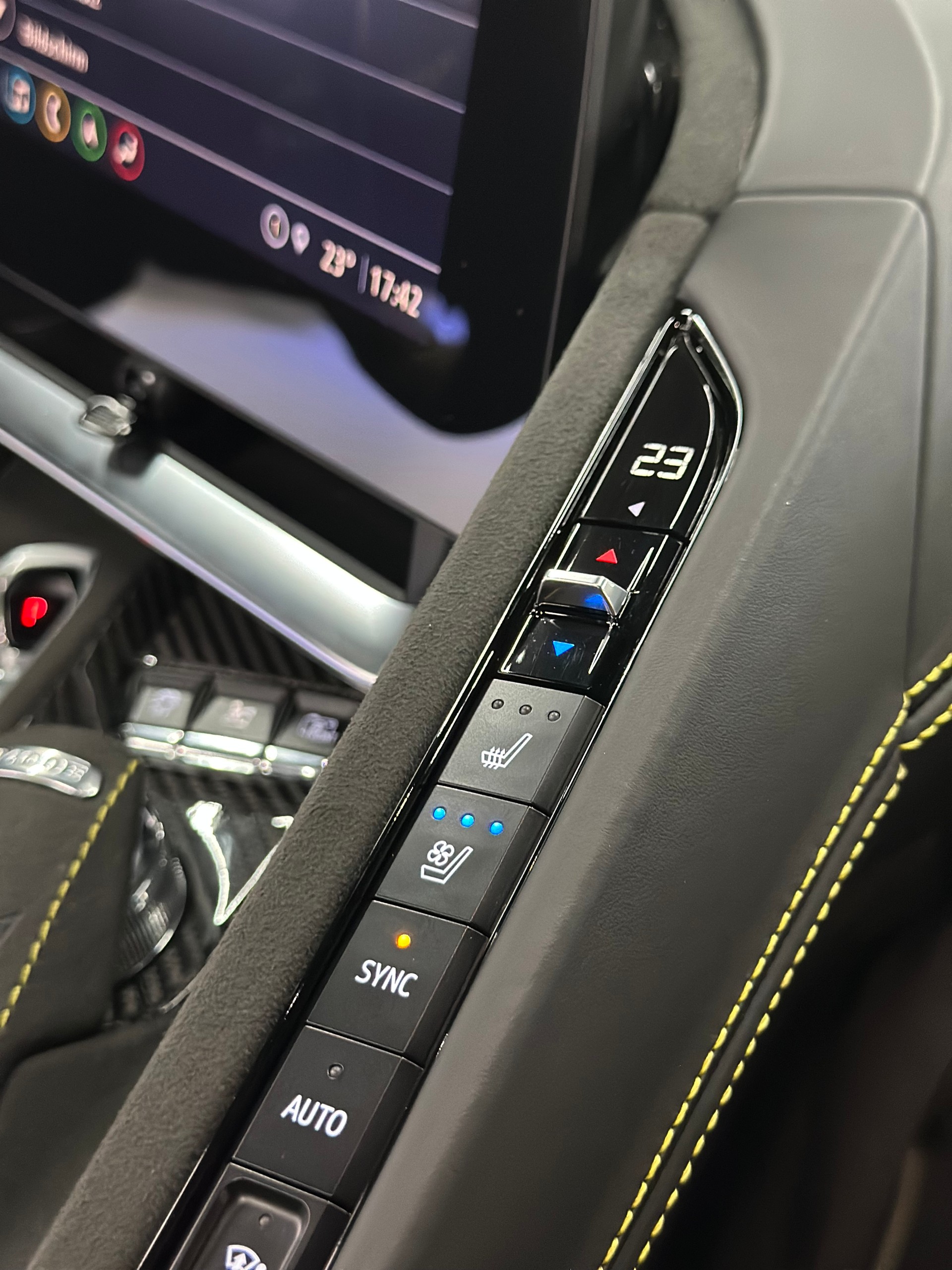 CHEVROLET 6.2L V8 Stingray Targa 3LT Z51 Performance Pack-image-12