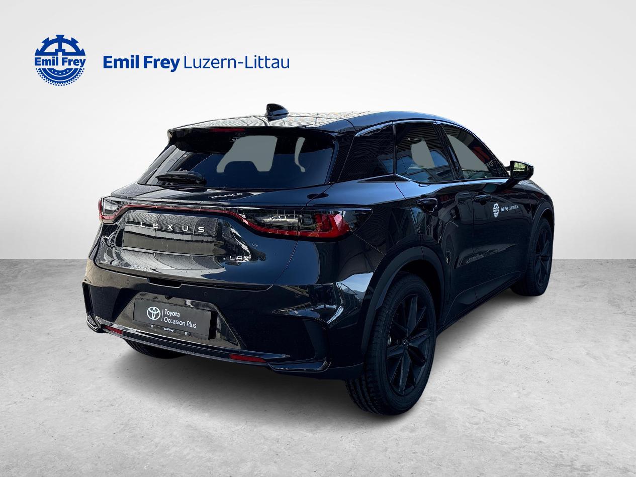 LEXUS LBX 1.5 Hybrid Vibrant Edition AWD-image-4