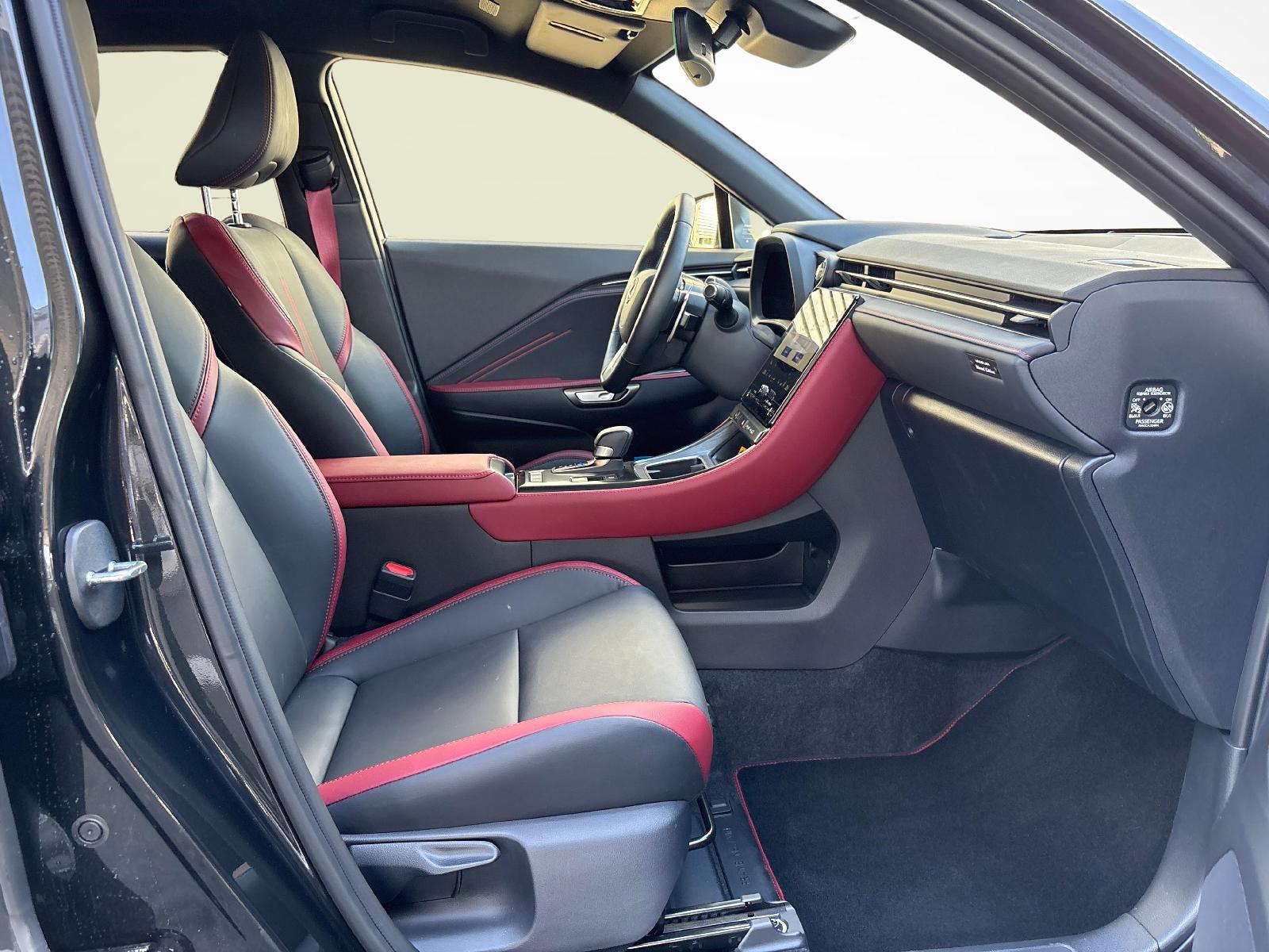 LEXUS LBX 1.5 Hybrid Vibrant Edition AWD-image-9