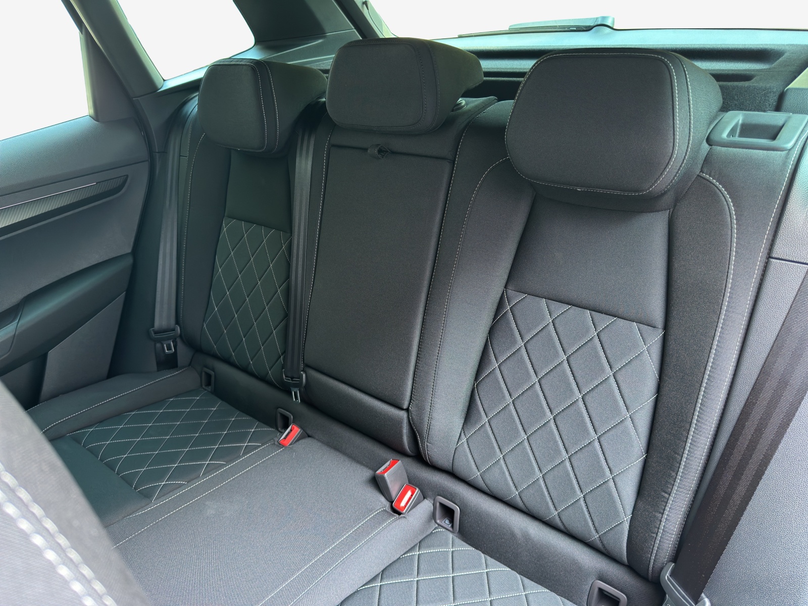 SKODA Karoq 2.0 TSI SportLine 4x4 DSG-image-11