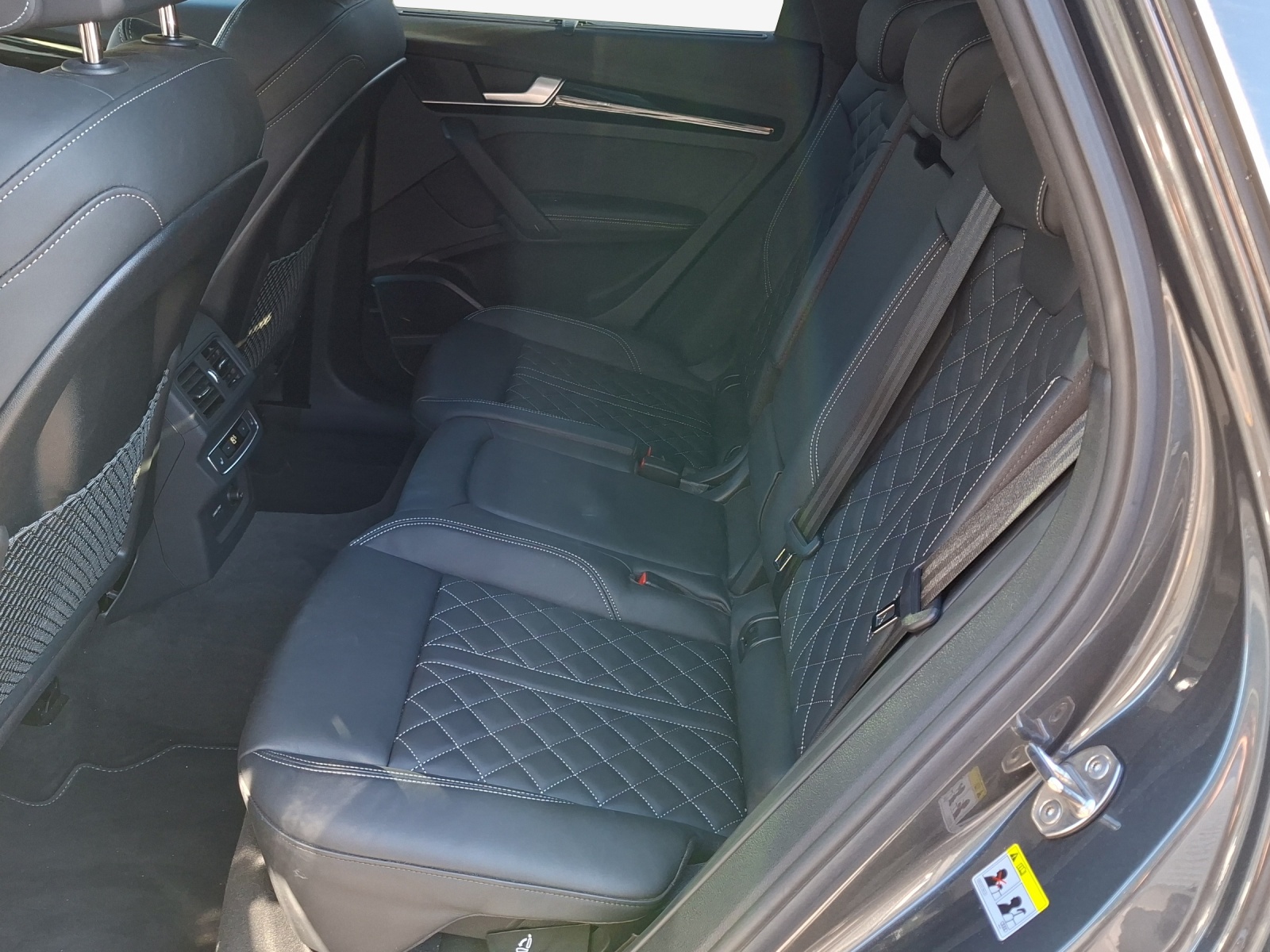 AUDI Q5 Sportback 40 TDI Blackedition quattro S-tronic-image-8