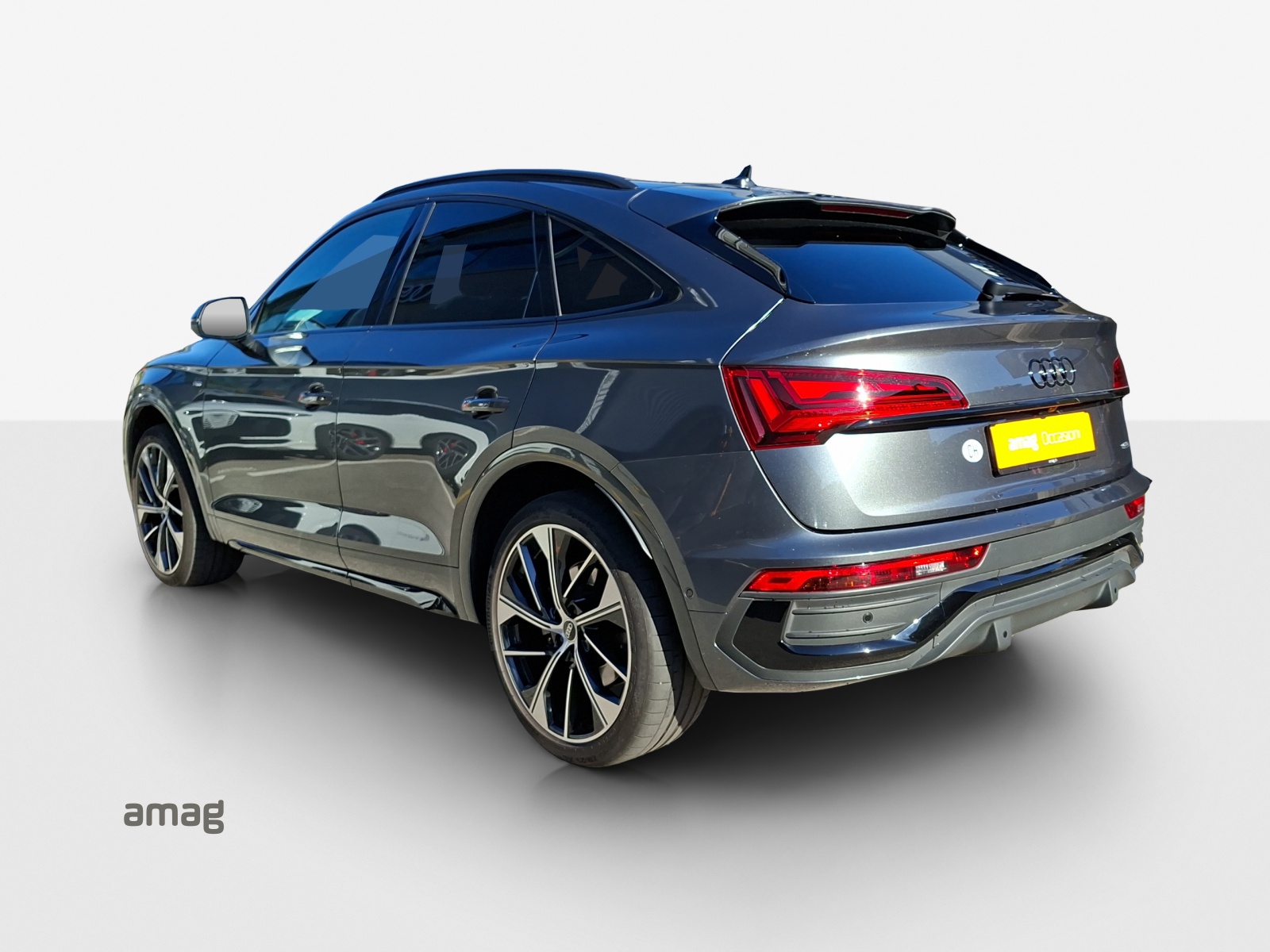 AUDI Q5 Sportback 40 TDI Blackedition quattro S-tronic-image-2