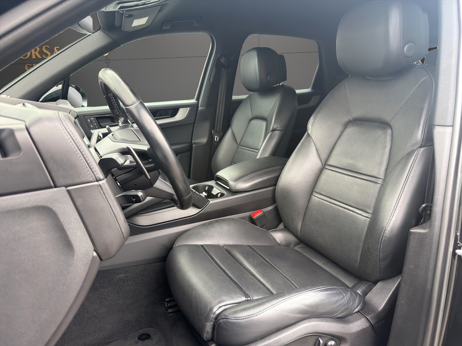 PORSCHE Cayenne E-Hybrid Tiptronic-image-11