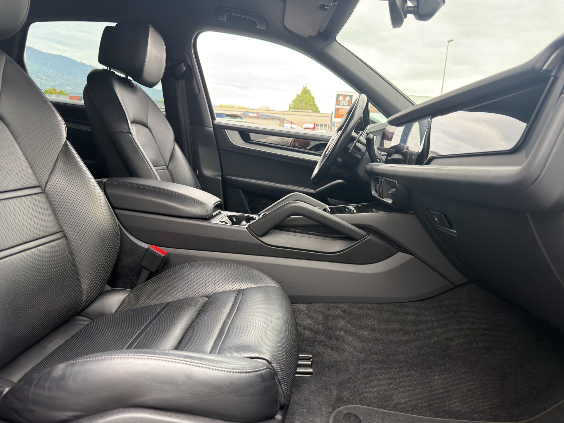 PORSCHE Cayenne E-Hybrid Tiptronic-image-12