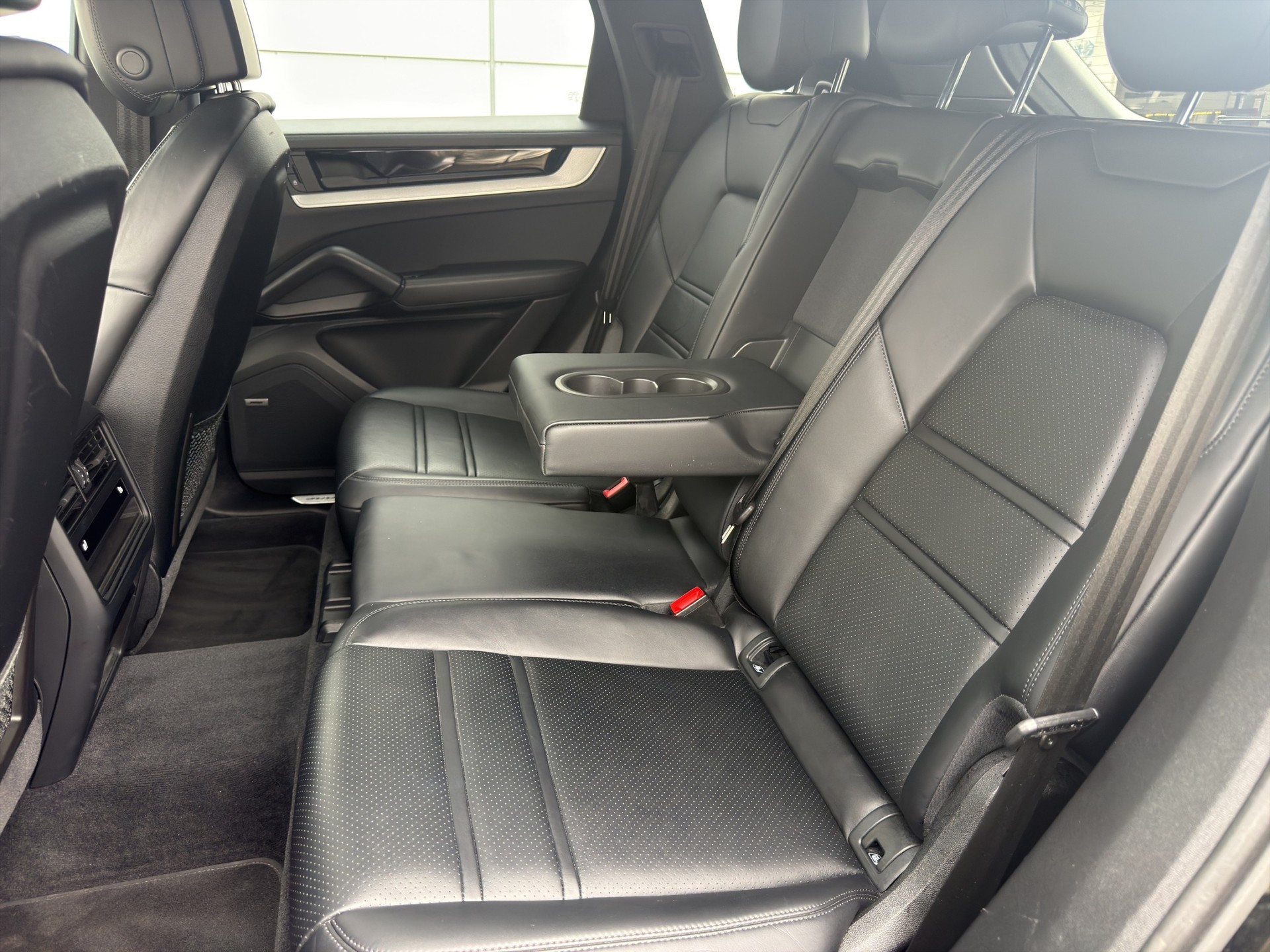 PORSCHE Cayenne E-Hybrid Tiptronic-image-14