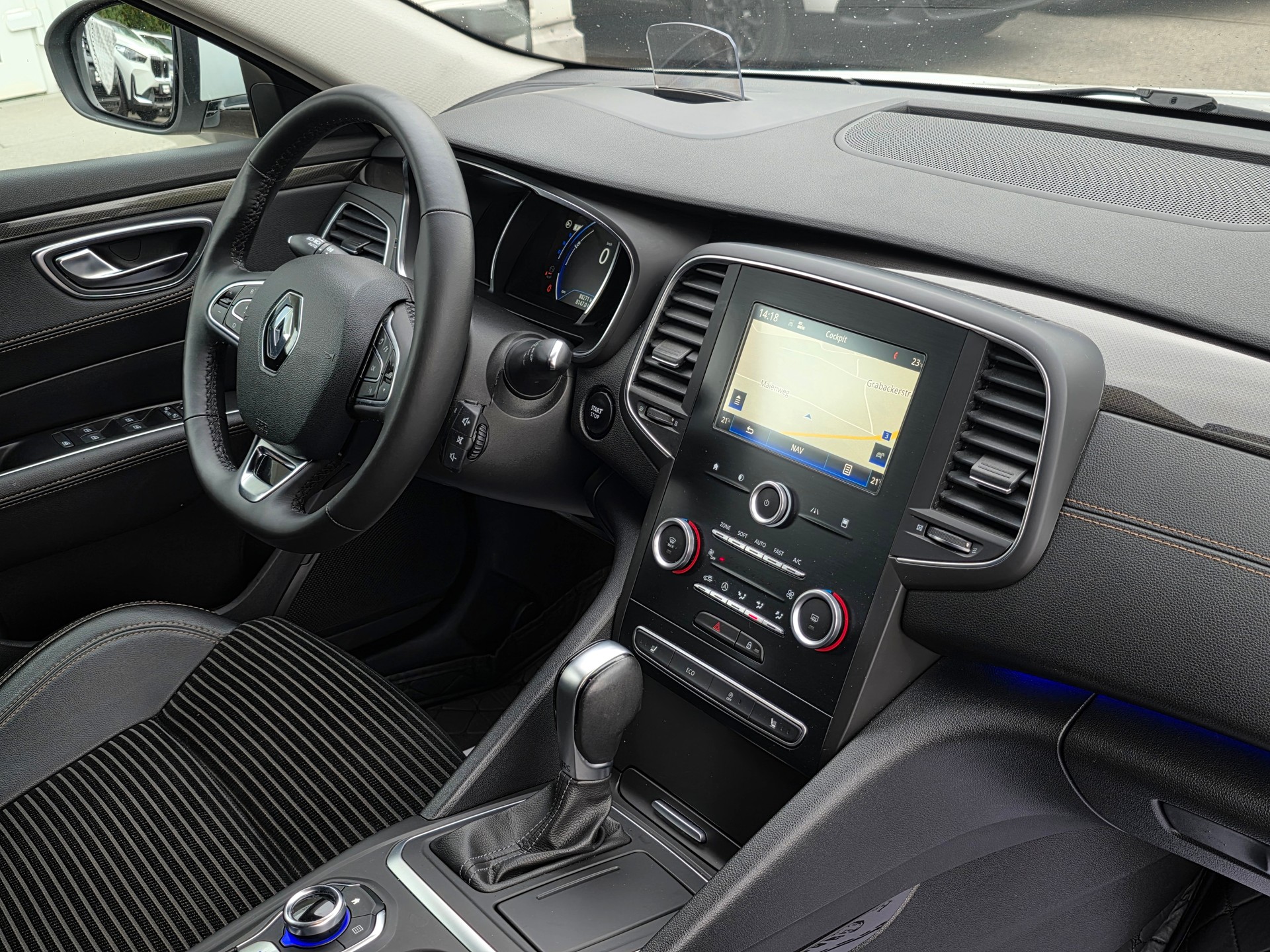 RENAULT Talisman Grandtour 1.6 TCe Intens EDC * CH-Fahrzeug * Frisch ab MFK * Top Zustand *-image-18